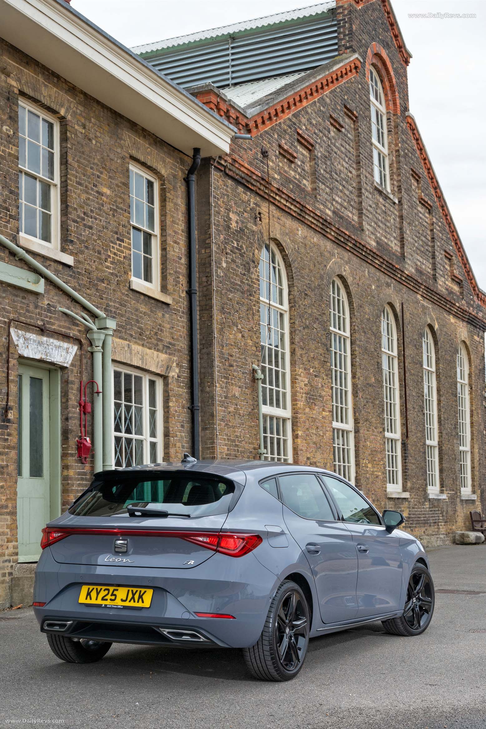 2026 Seat Leon FR UK Version Rear View