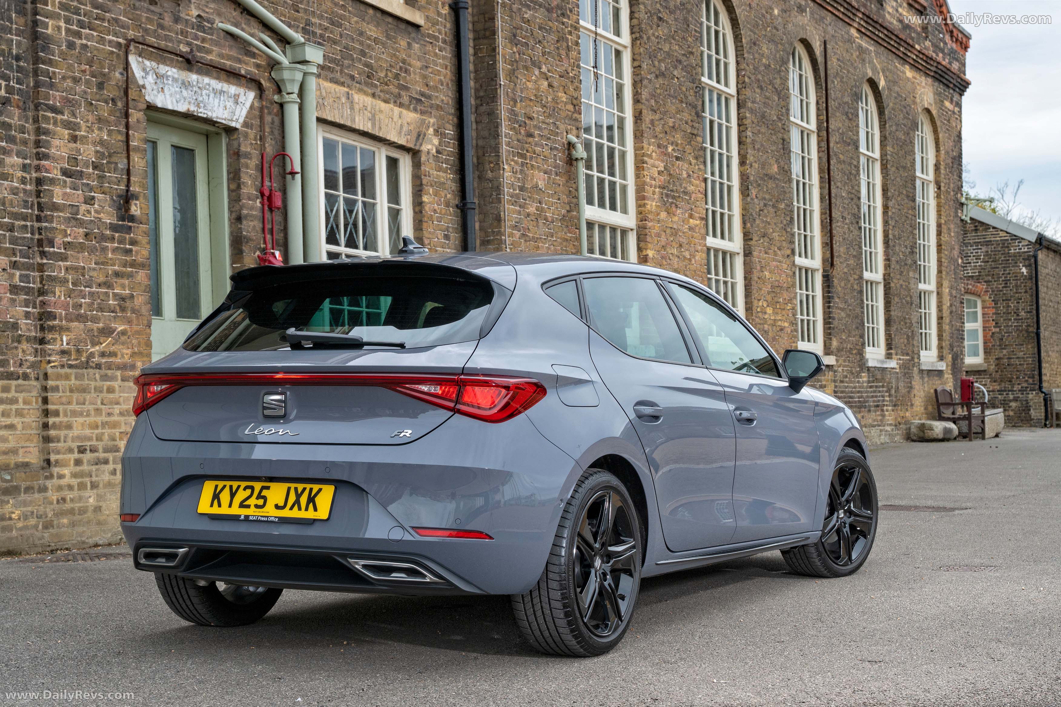 2026 Seat Leon FR UK Version Rear View