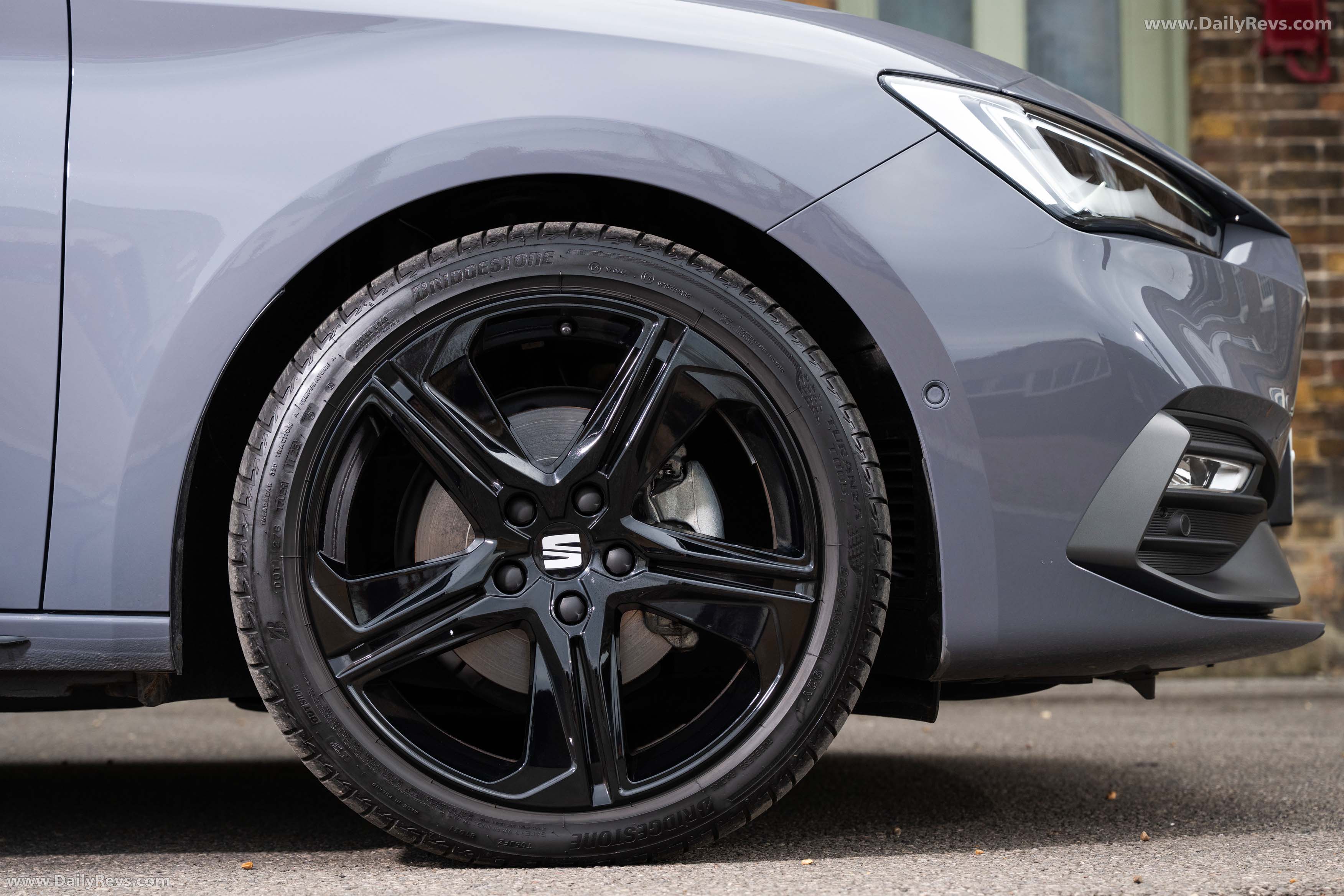 2026 Seat Leon FR UK Version Exterior