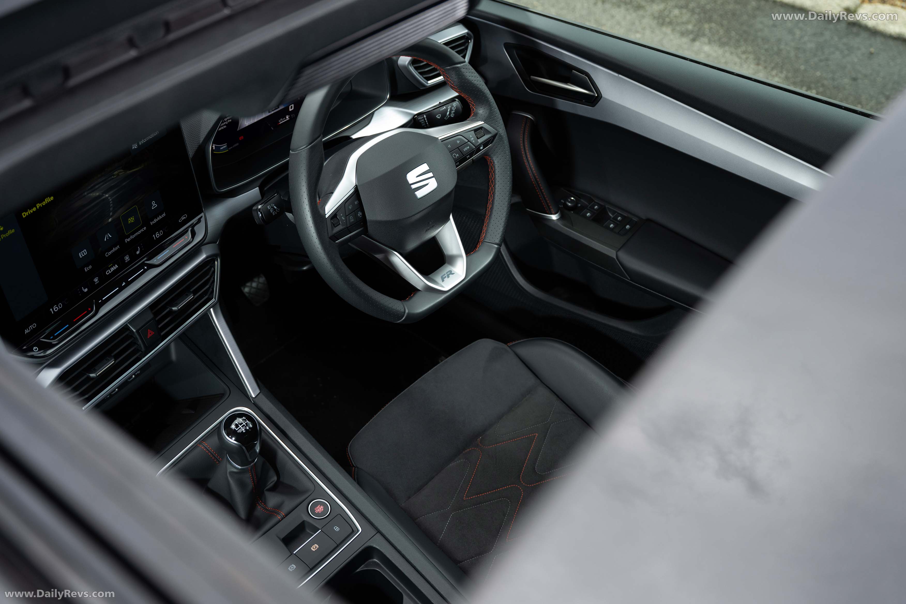 2026 Seat Leon FR UK Version Interior