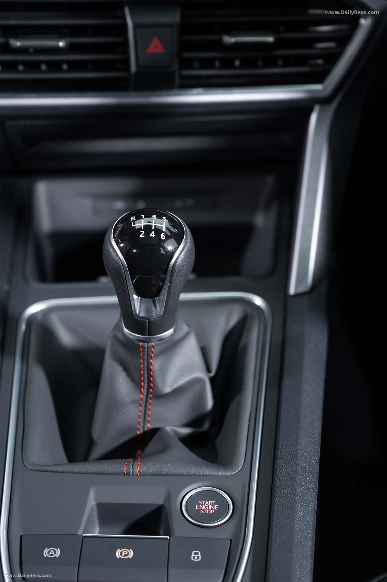 2026 Seat Leon FR UK Version Interior