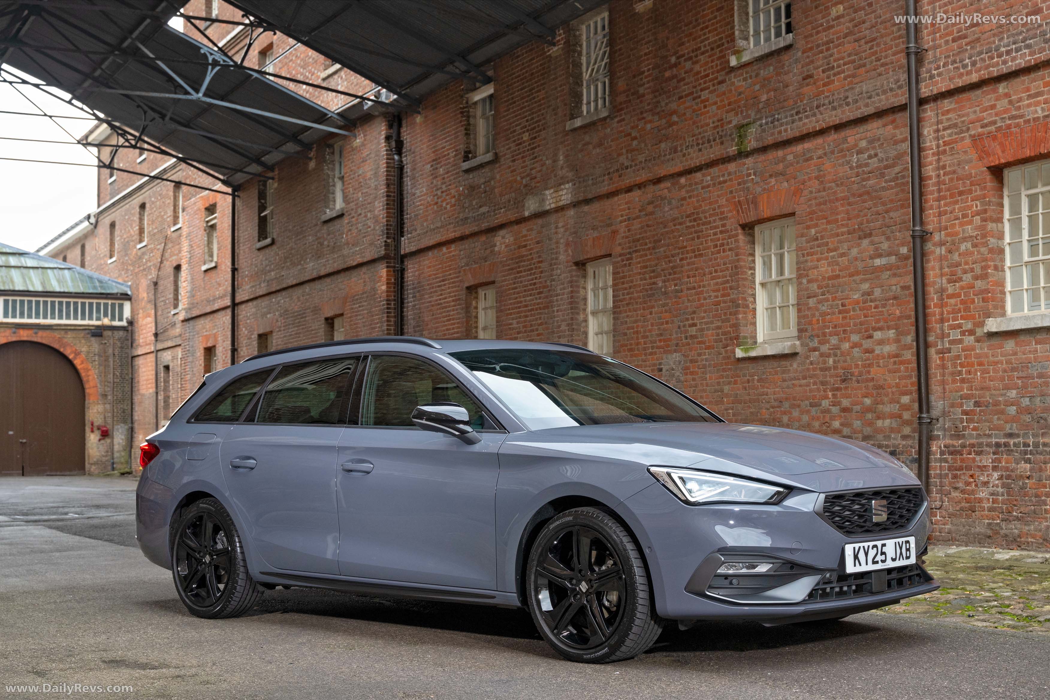2026 Seat Leon Estate FR UK Version Front View