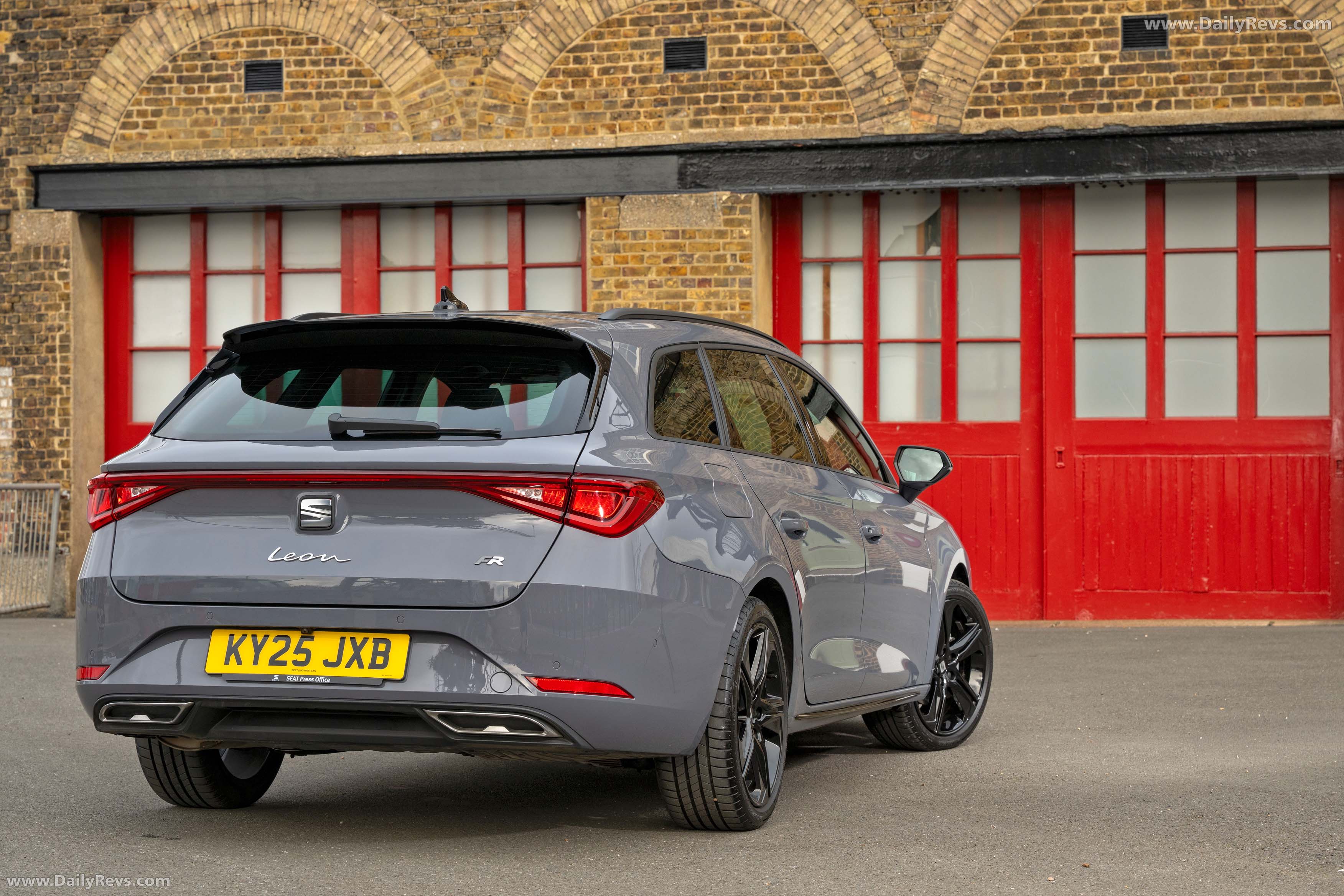 2026 Seat Leon Estate FR UK Version Rear View