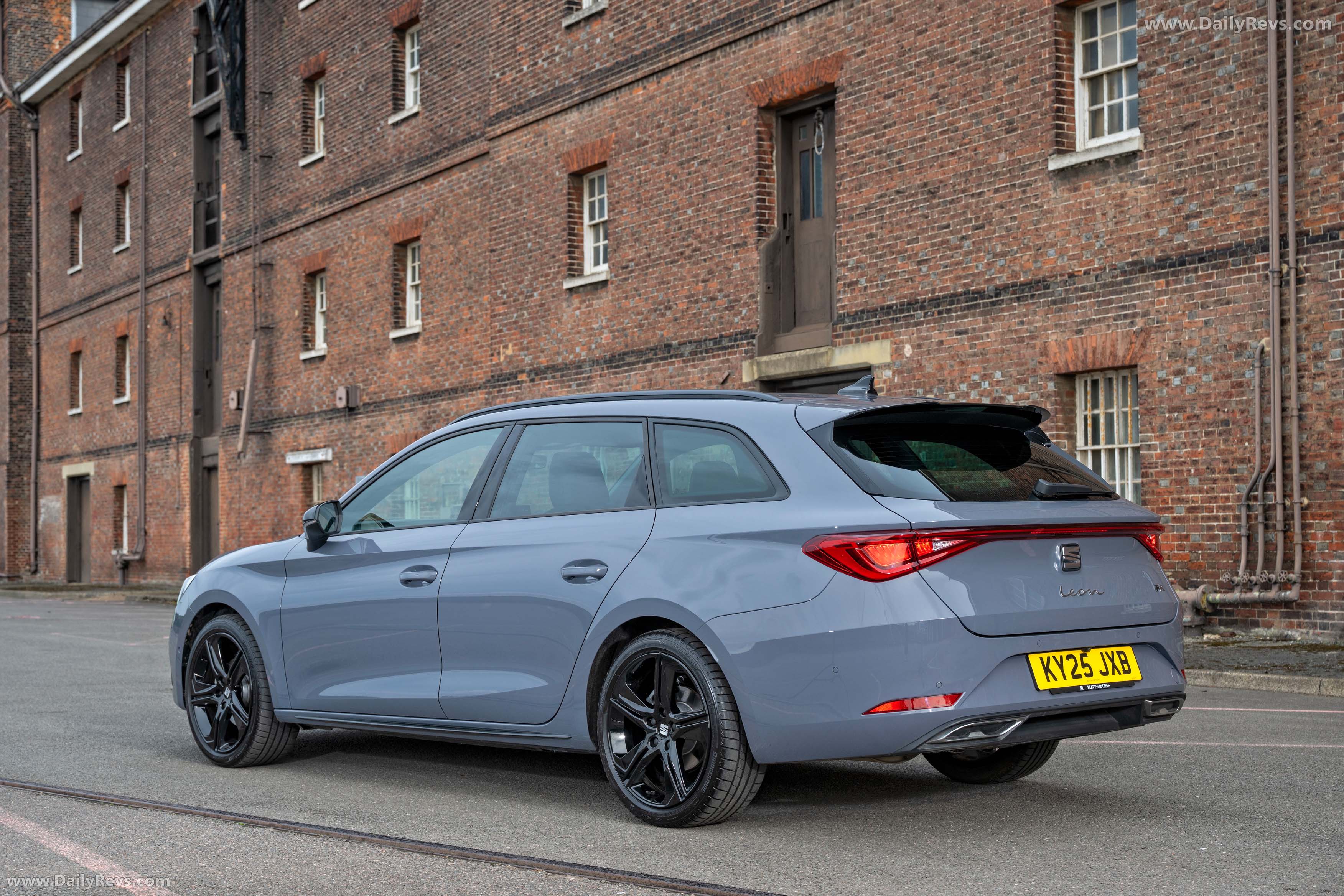 2026 Seat Leon Estate FR UK Version Rear View