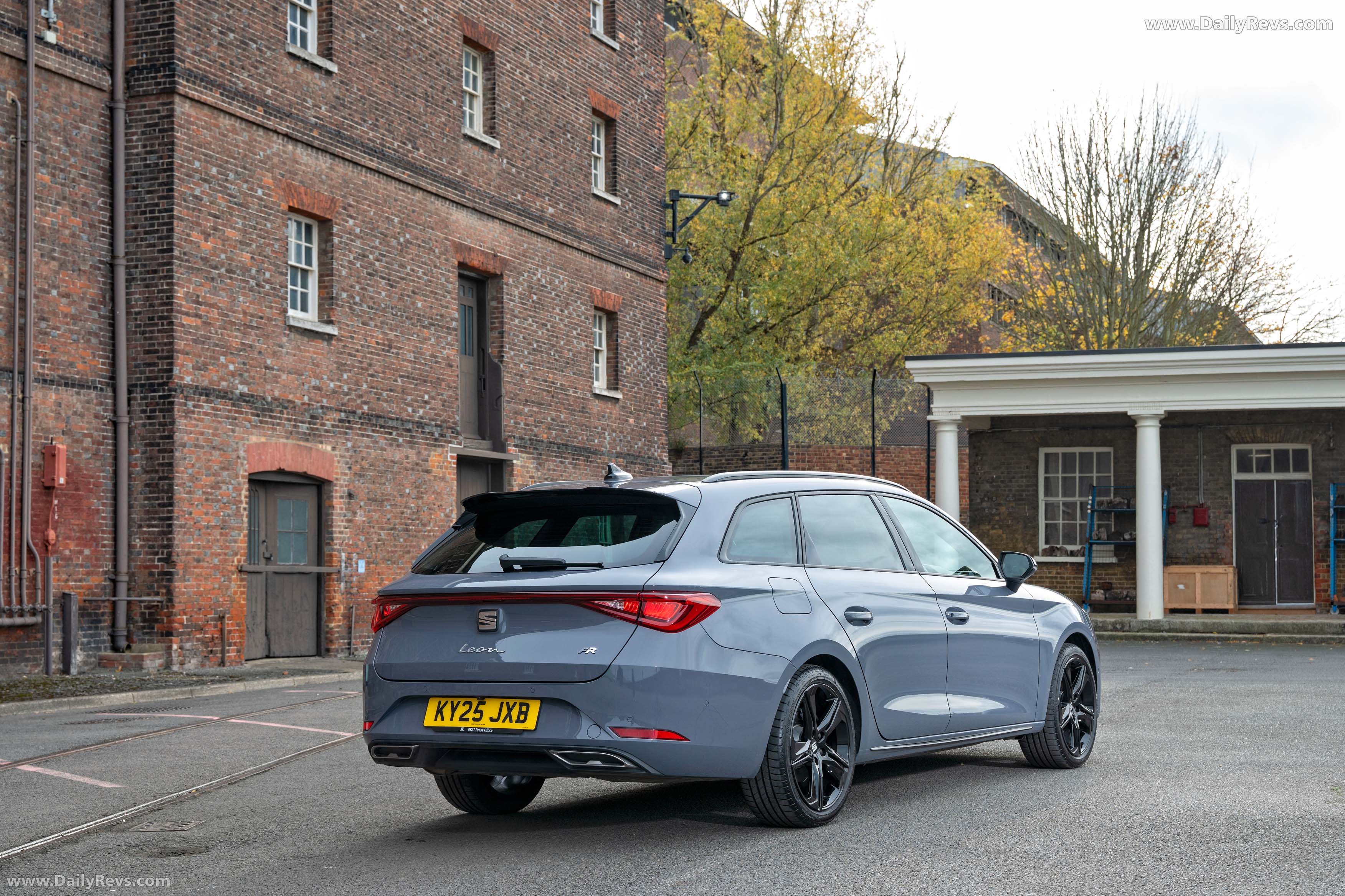 2026 Seat Leon Estate FR UK Version Rear View