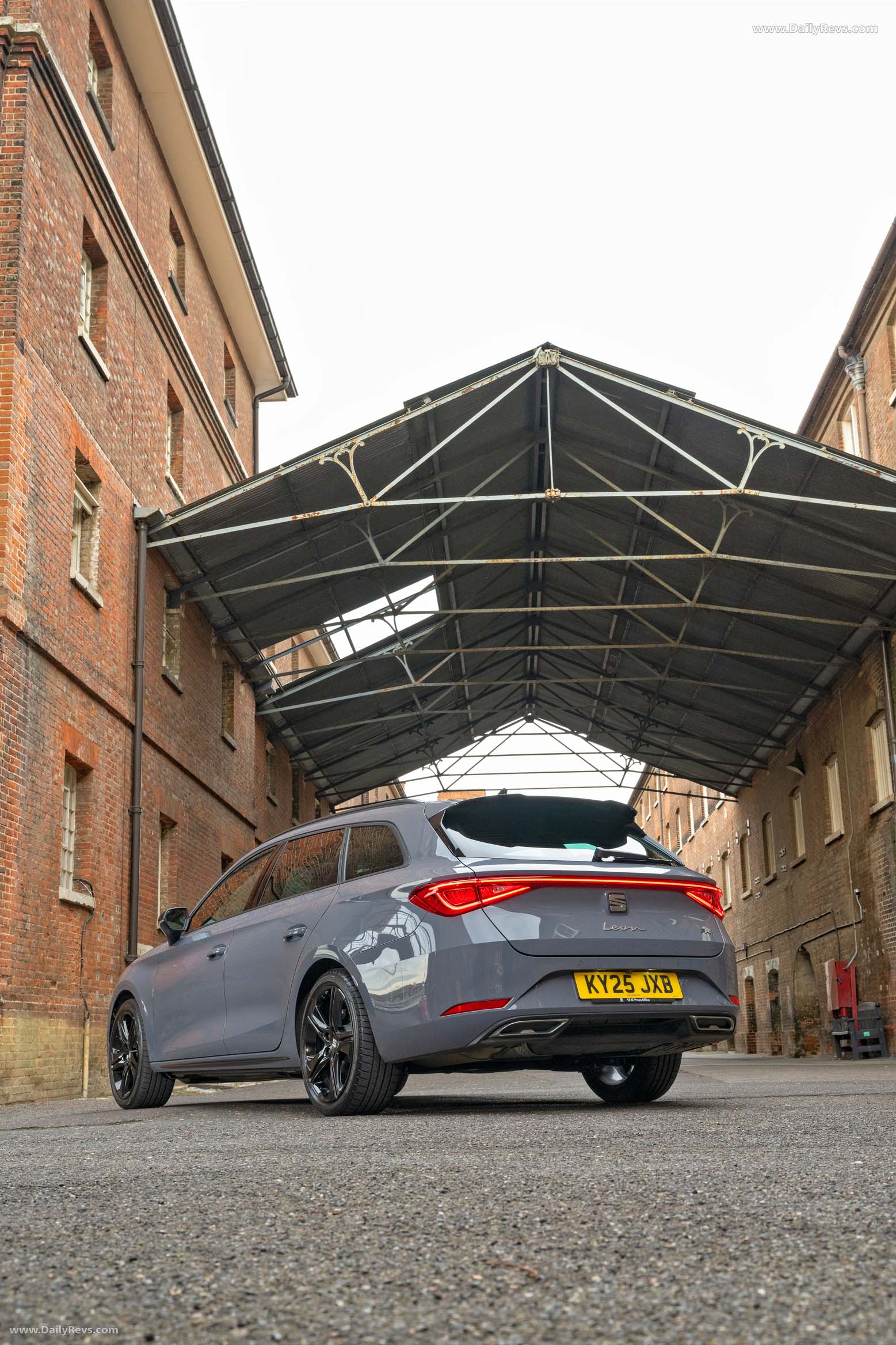 2026 Seat Leon Estate FR UK Version Rear View