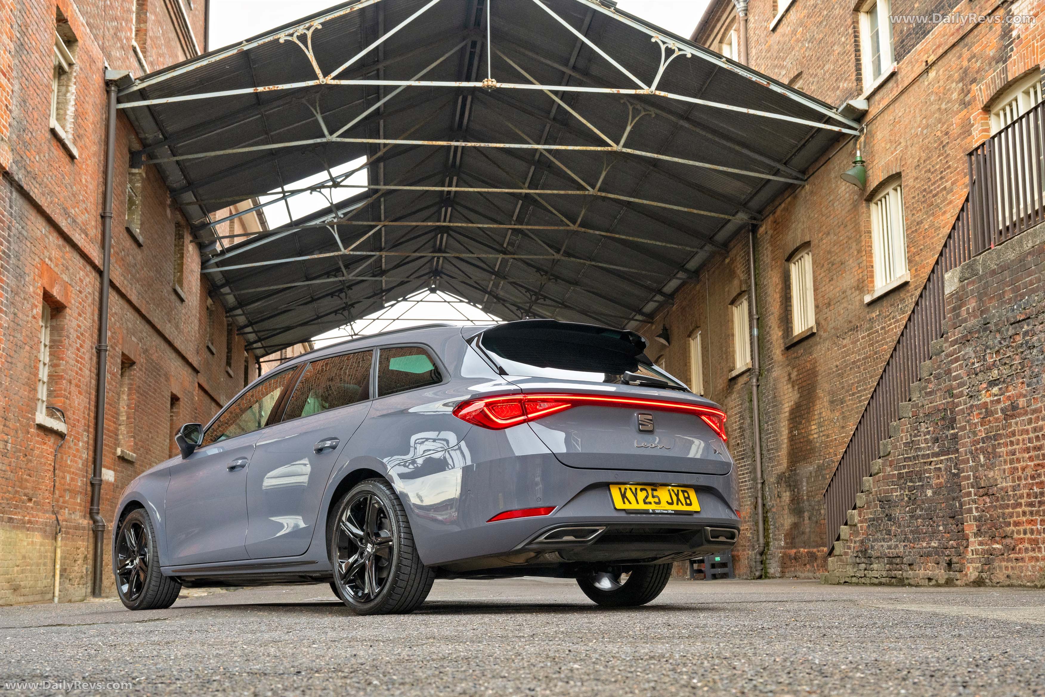 2026 Seat Leon Estate FR UK Version Rear View
