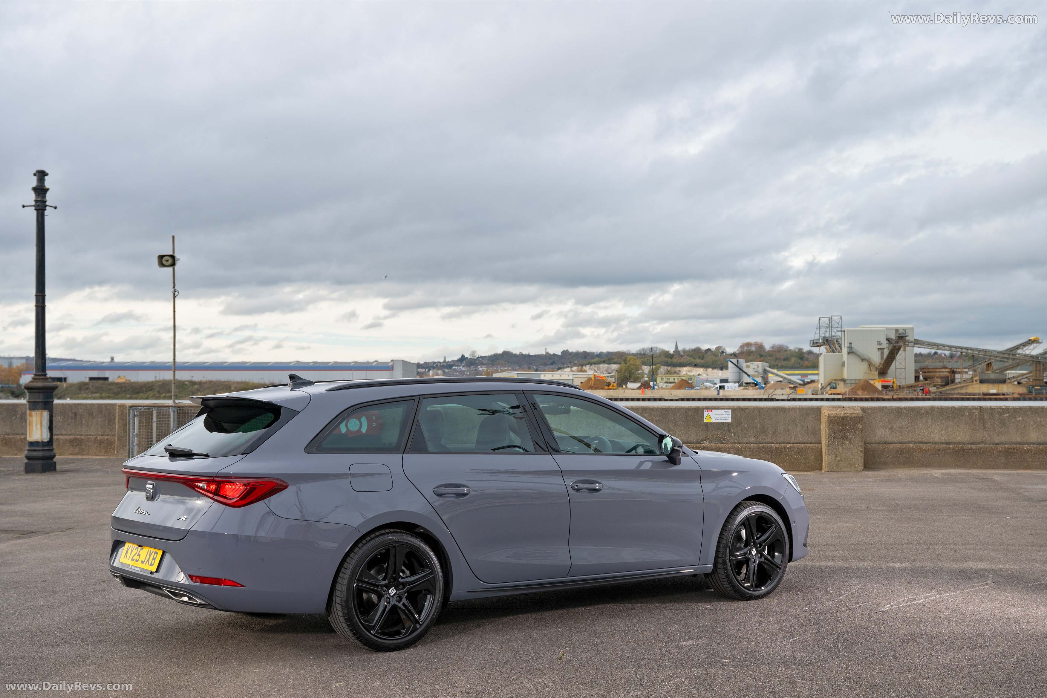 2026 Seat Leon Estate FR UK Version Rear View