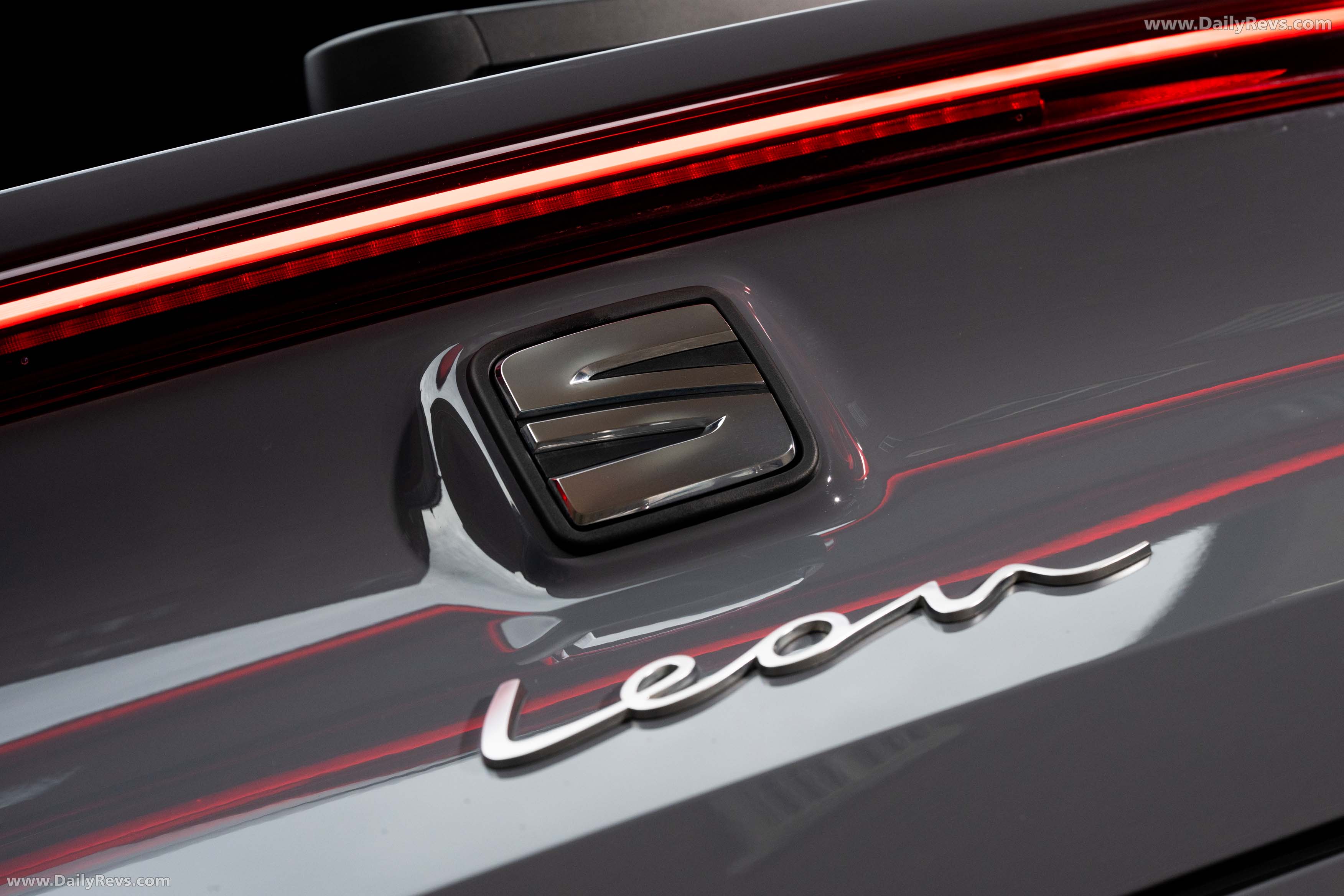 2026 Seat Leon Estate FR UK Version Exterior