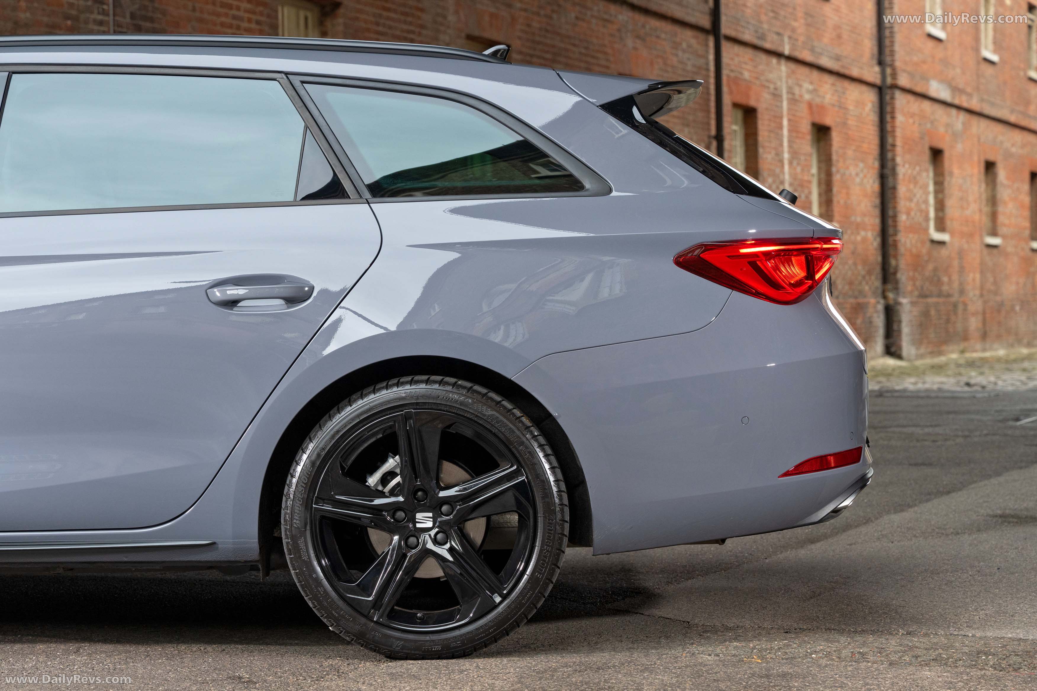 2026 Seat Leon Estate FR UK Version Exterior