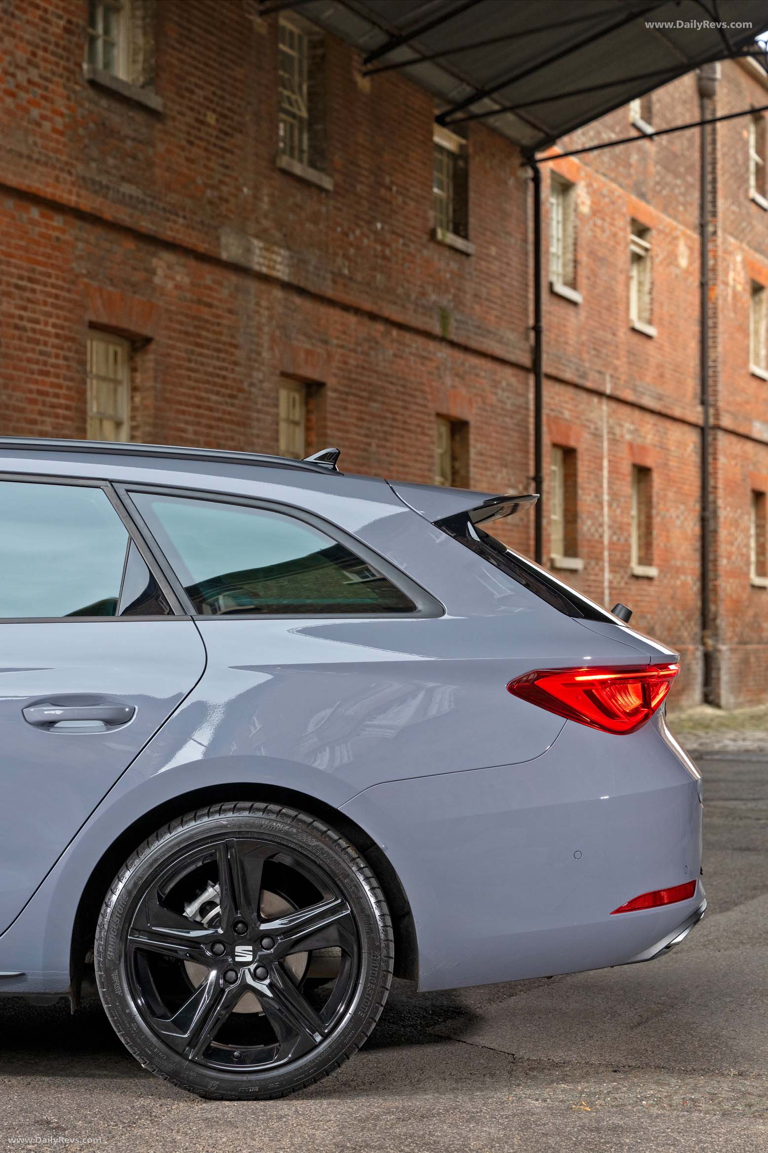 2026 Seat Leon Estate FR UK Version Exterior