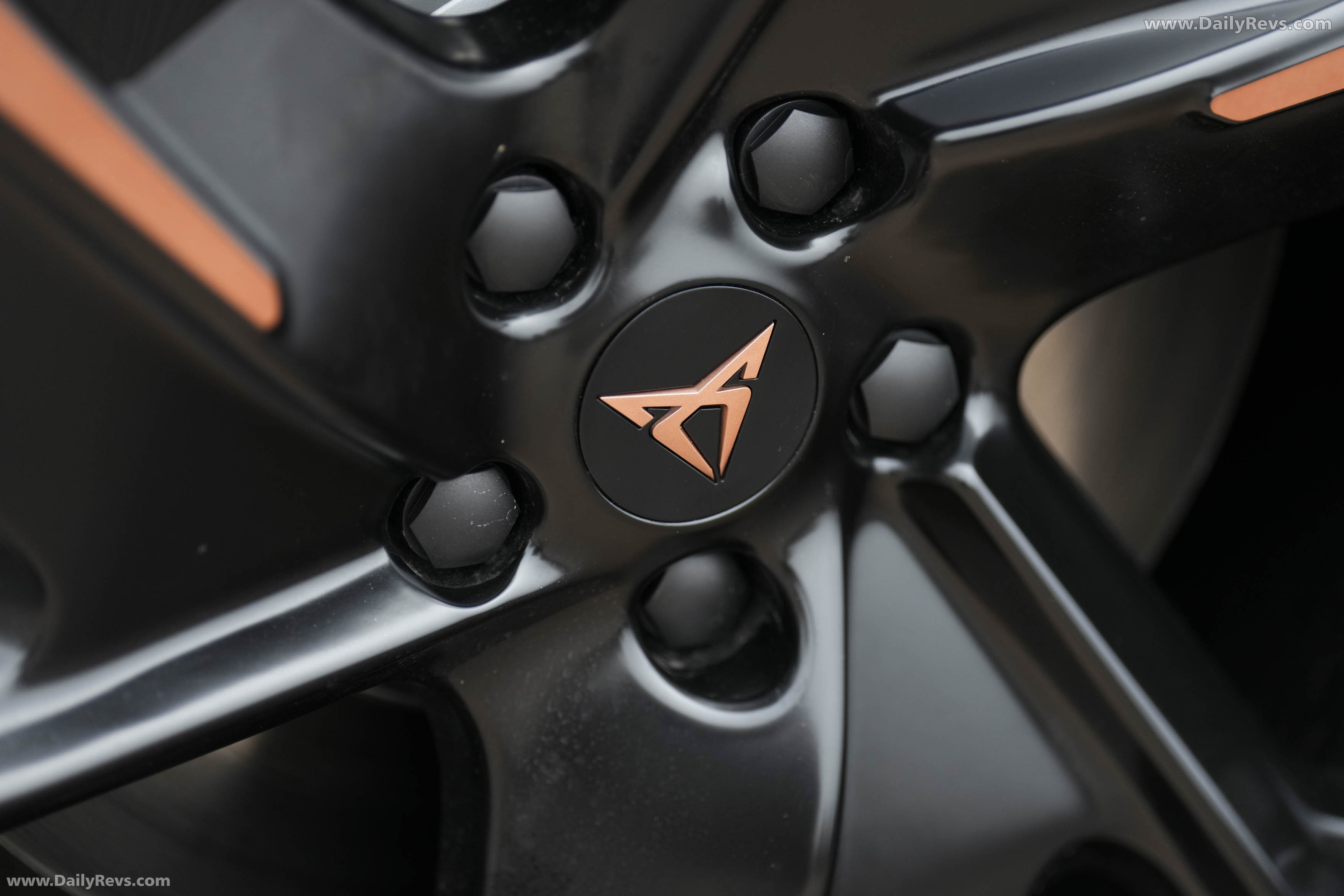 2026 Seat Cupra Tavascan VZ Exterior