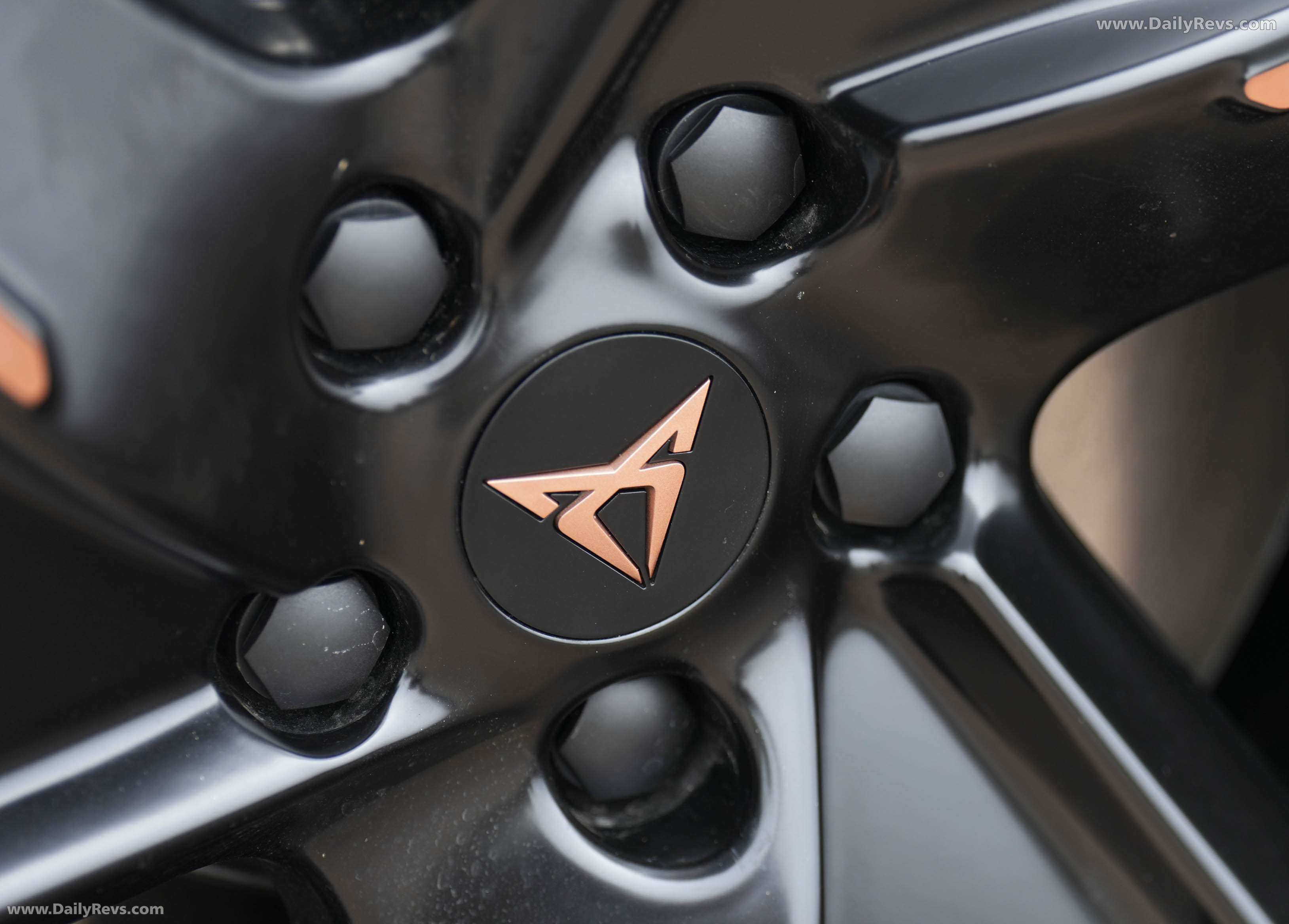 2026 Seat Cupra Tavascan VZ Exterior