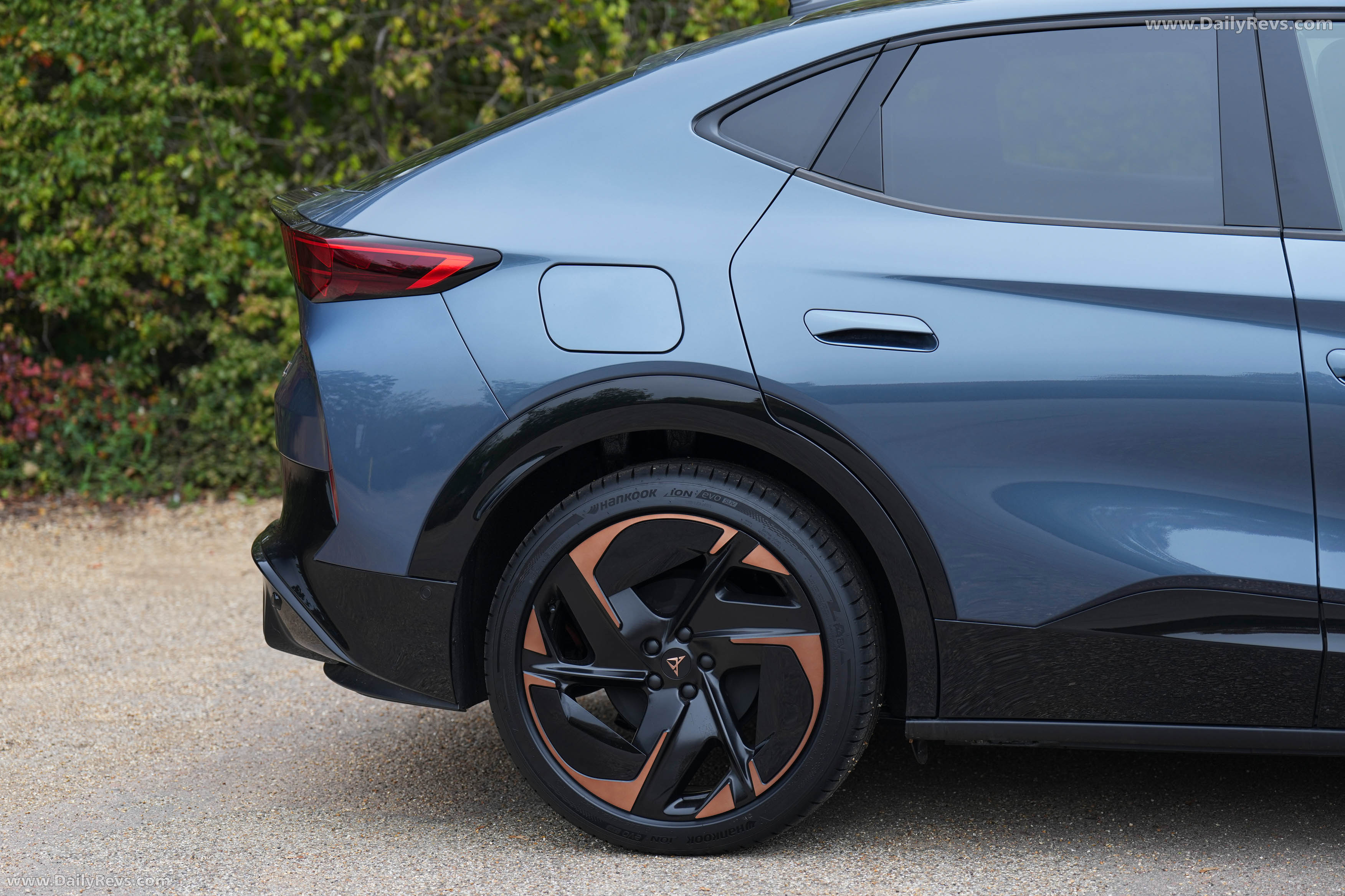 2026 Seat Cupra Tavascan VZ Exterior