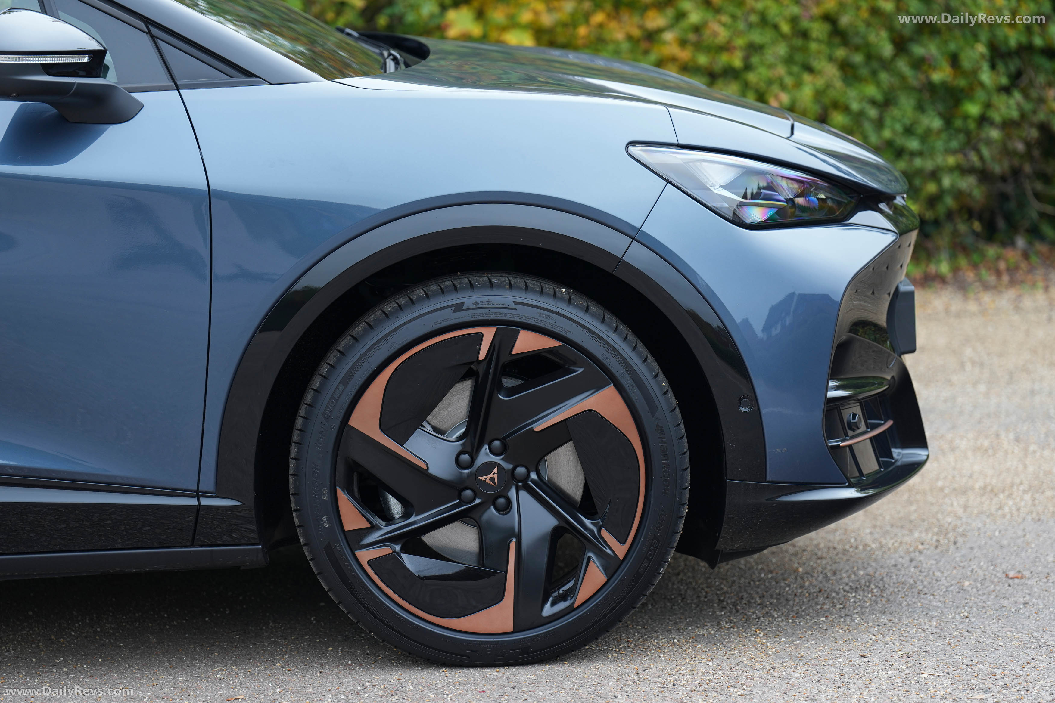 2026 Seat Cupra Tavascan VZ Exterior