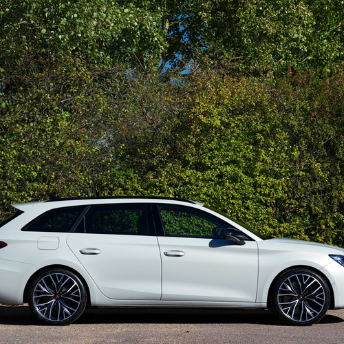 2025 Seat Cupra Leon Sportstourer UK Version Side View