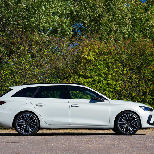 2025 Seat Cupra Leon Sportstourer UK Version Side View