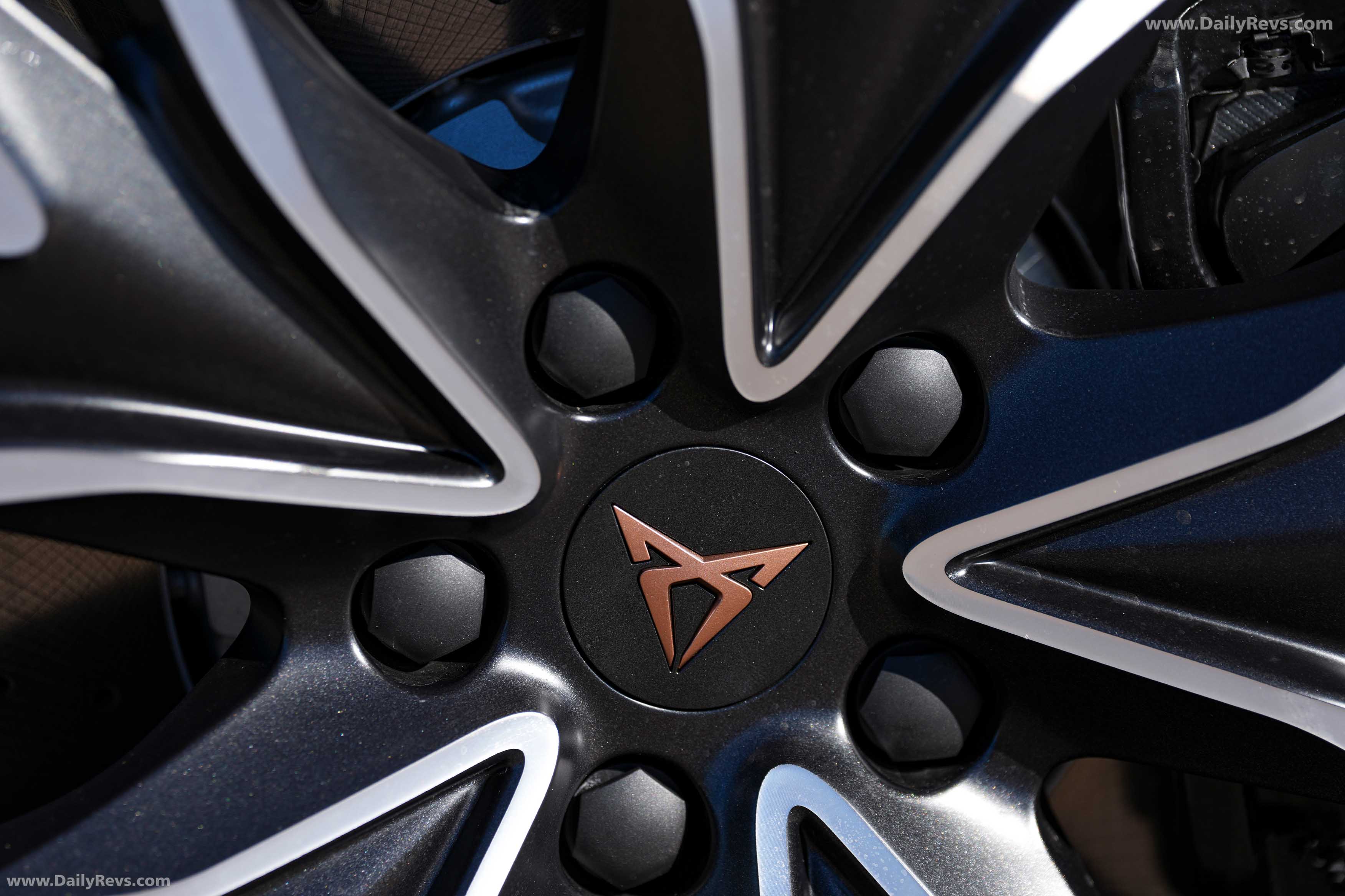 2025 Seat Cupra Leon Sportstourer UK Version Exterior