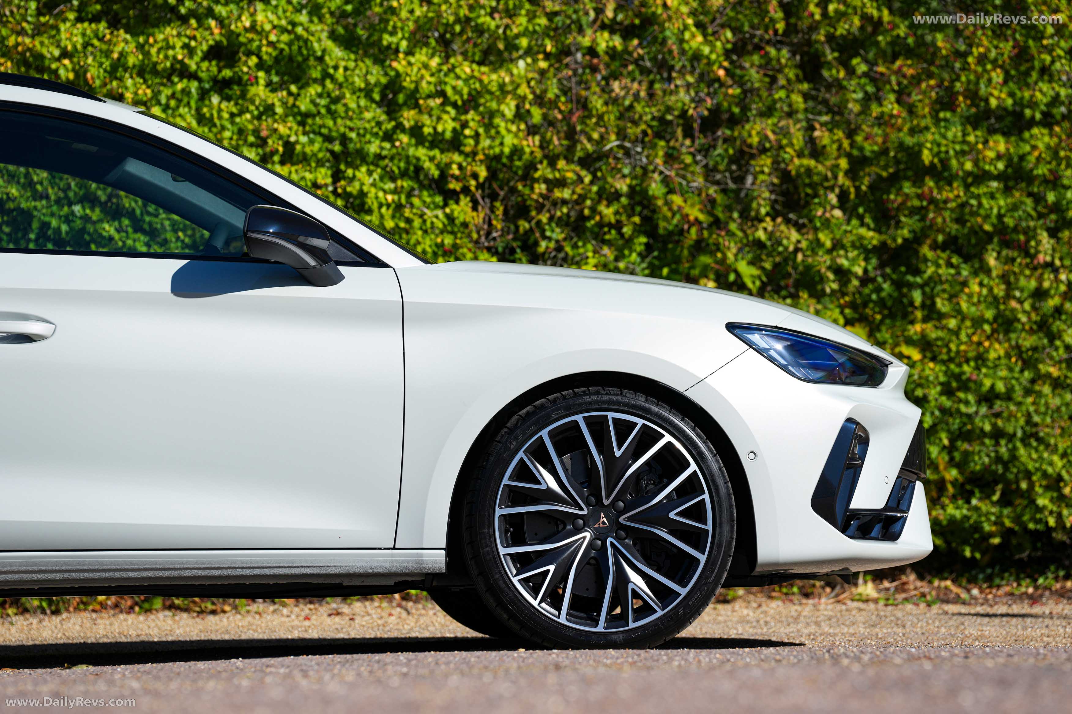 2025 Seat Cupra Leon Sportstourer UK Version Exterior