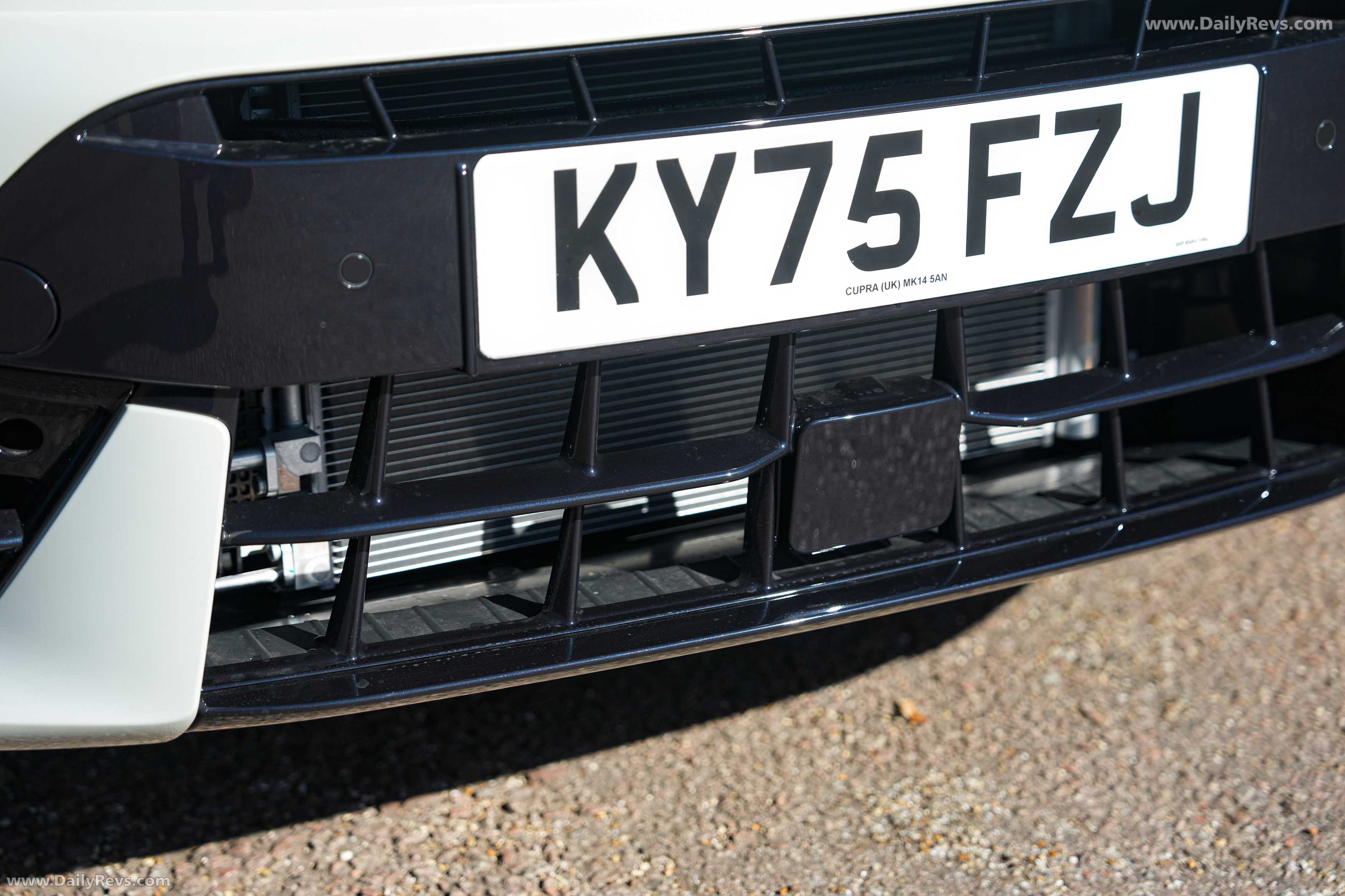2025 Seat Cupra Leon Sportstourer UK Version Exterior