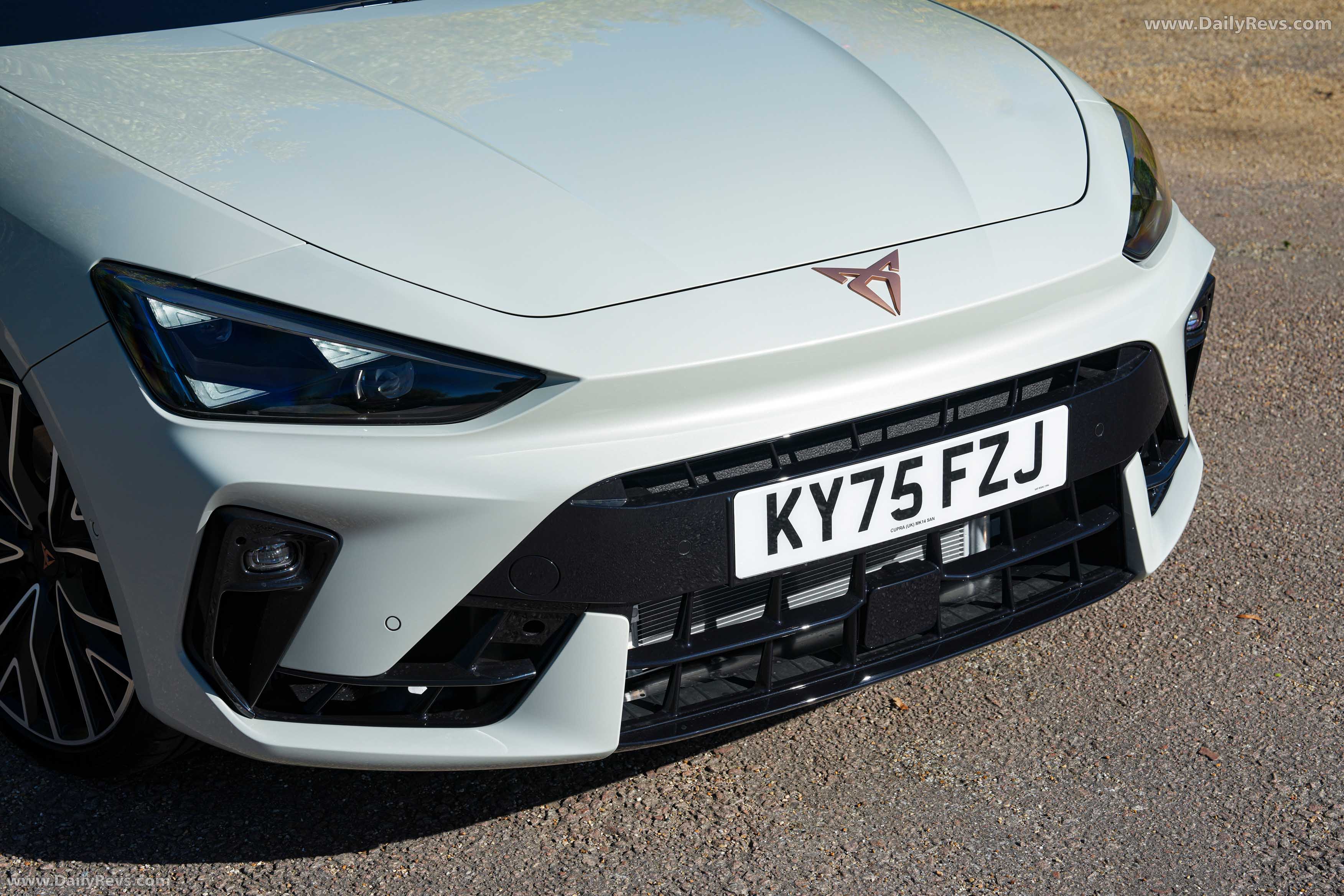 2025 Seat Cupra Leon Sportstourer UK Version Exterior