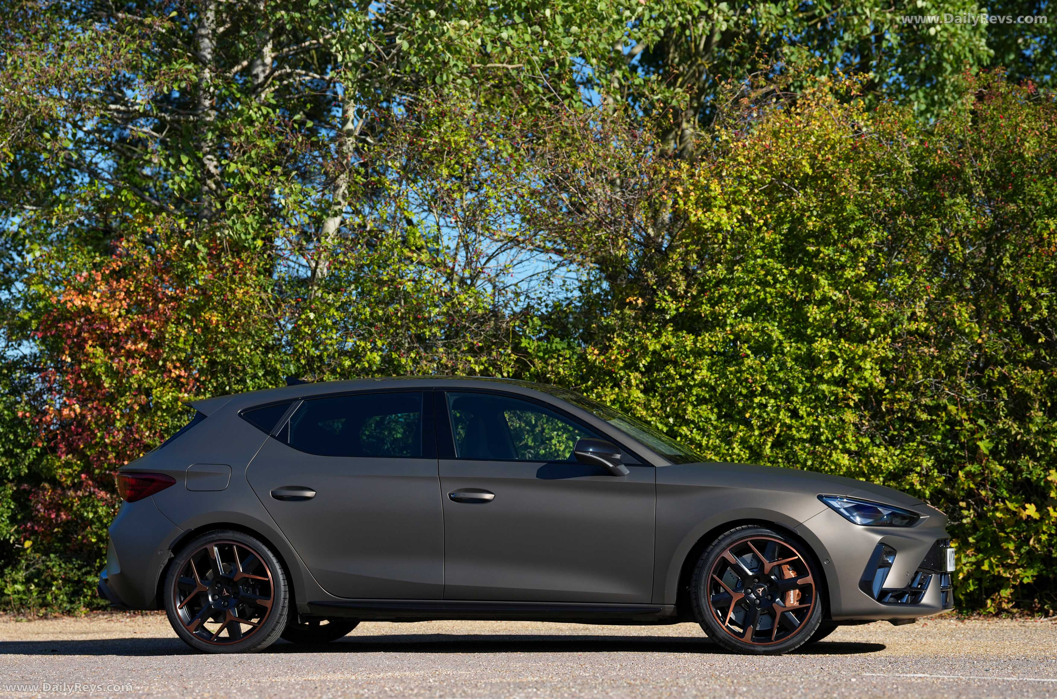 2026 Seat CUPRA Leon VZ UK Version Side View
