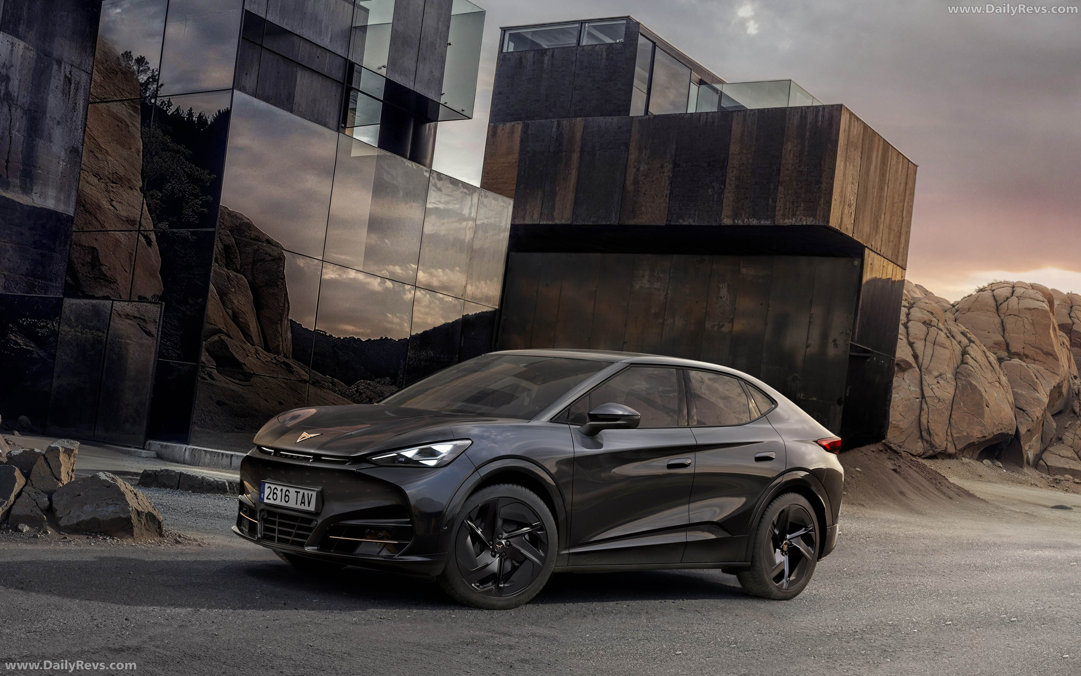 2026 Seat Cupra Tavascan Black Edition Front View