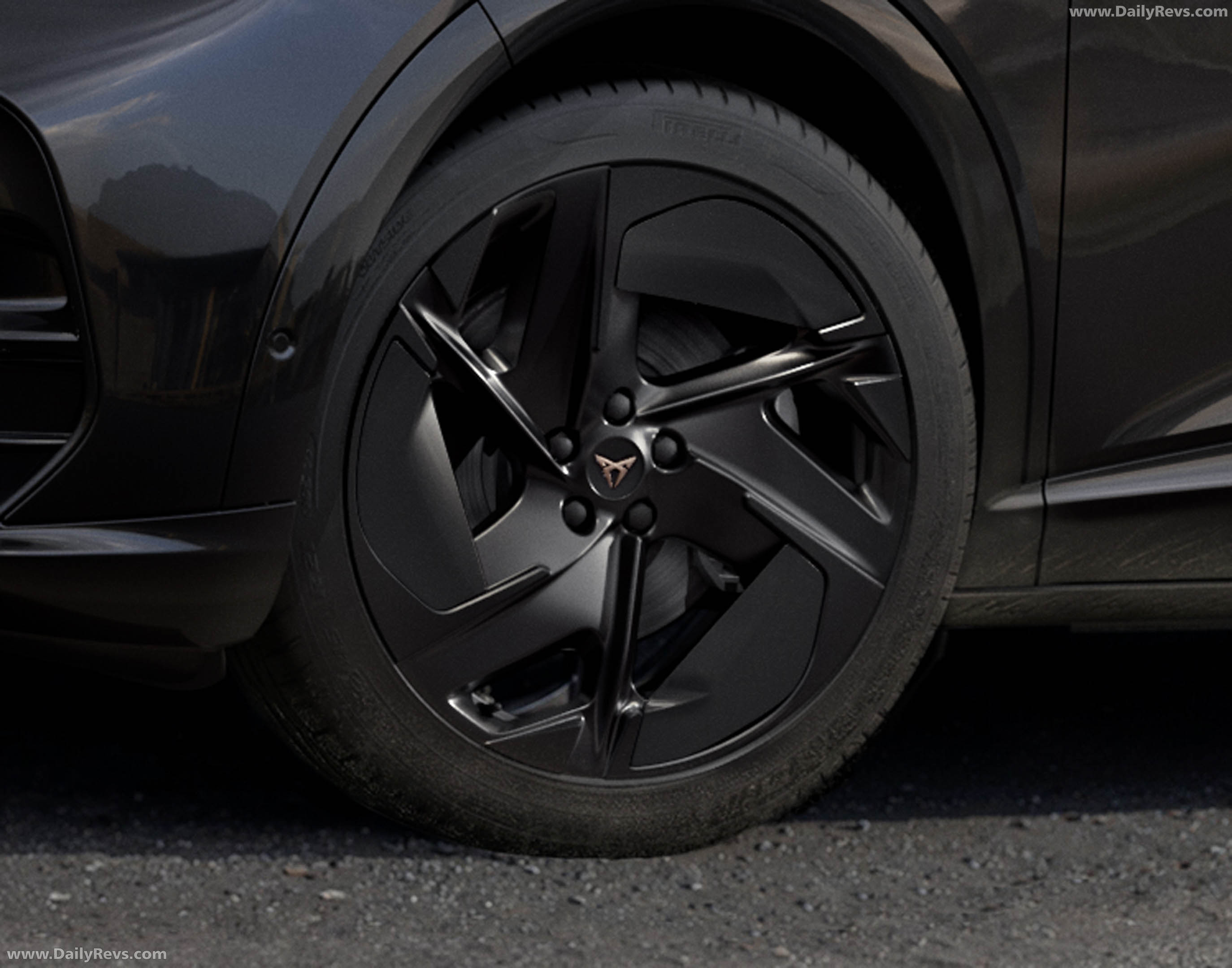 2026 Seat Cupra Tavascan Black Edition Exterior