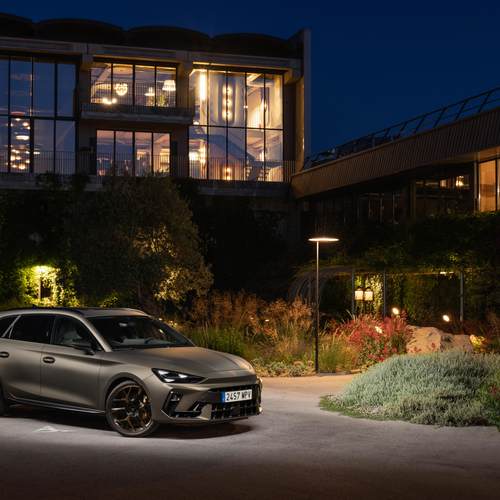2026 Seat CUPRA Leon VZx Sportstourer AWD Front View