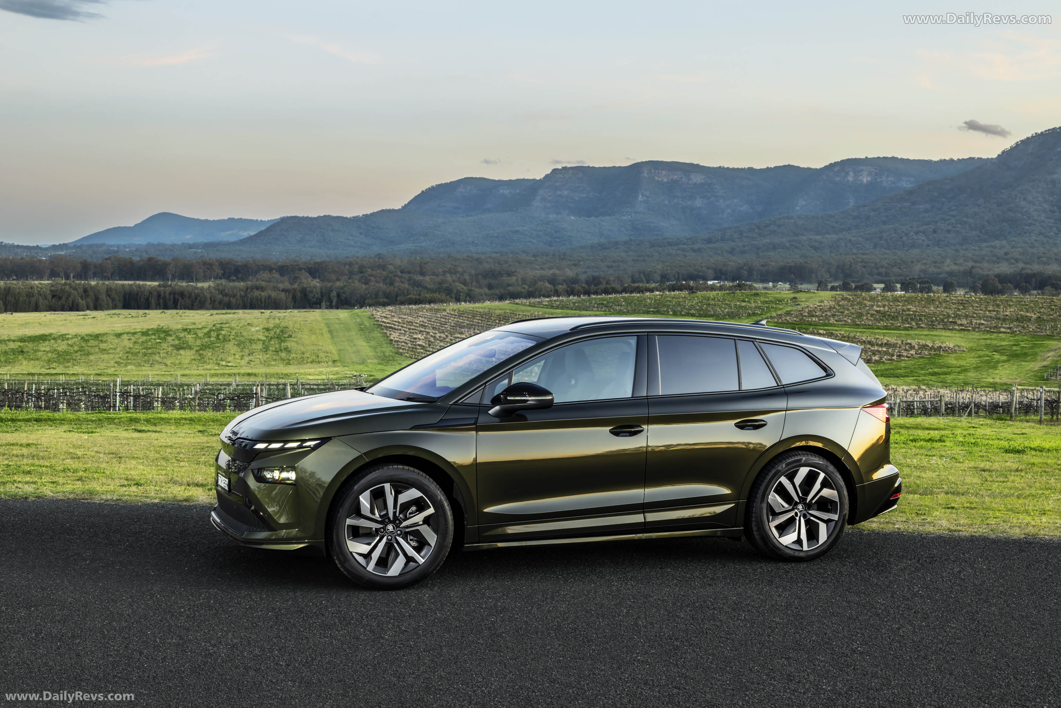 2025 Skoda Enyaq Sportline Australian Version Side View