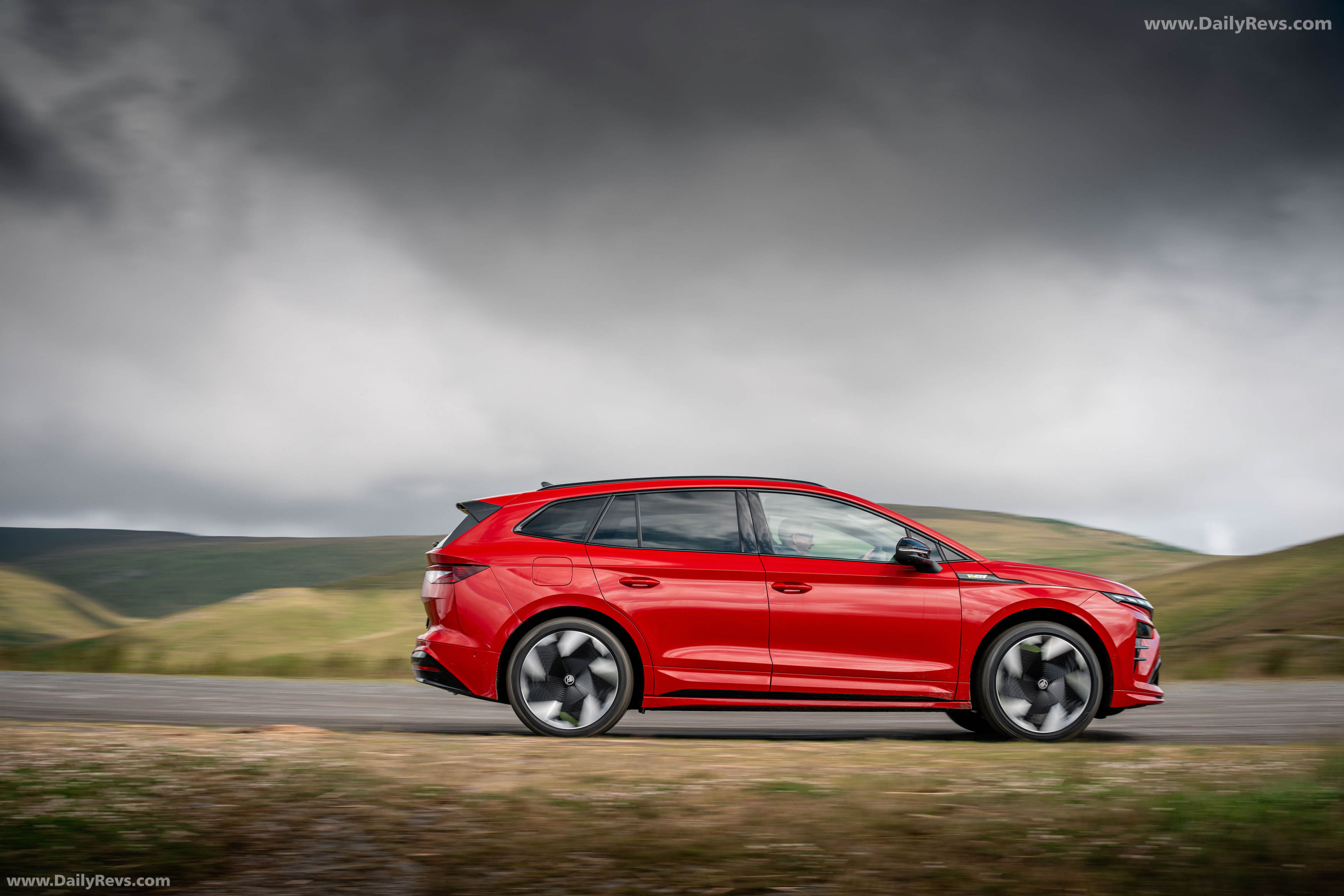 2026 Skoda Enyaq RS UK Version Side View