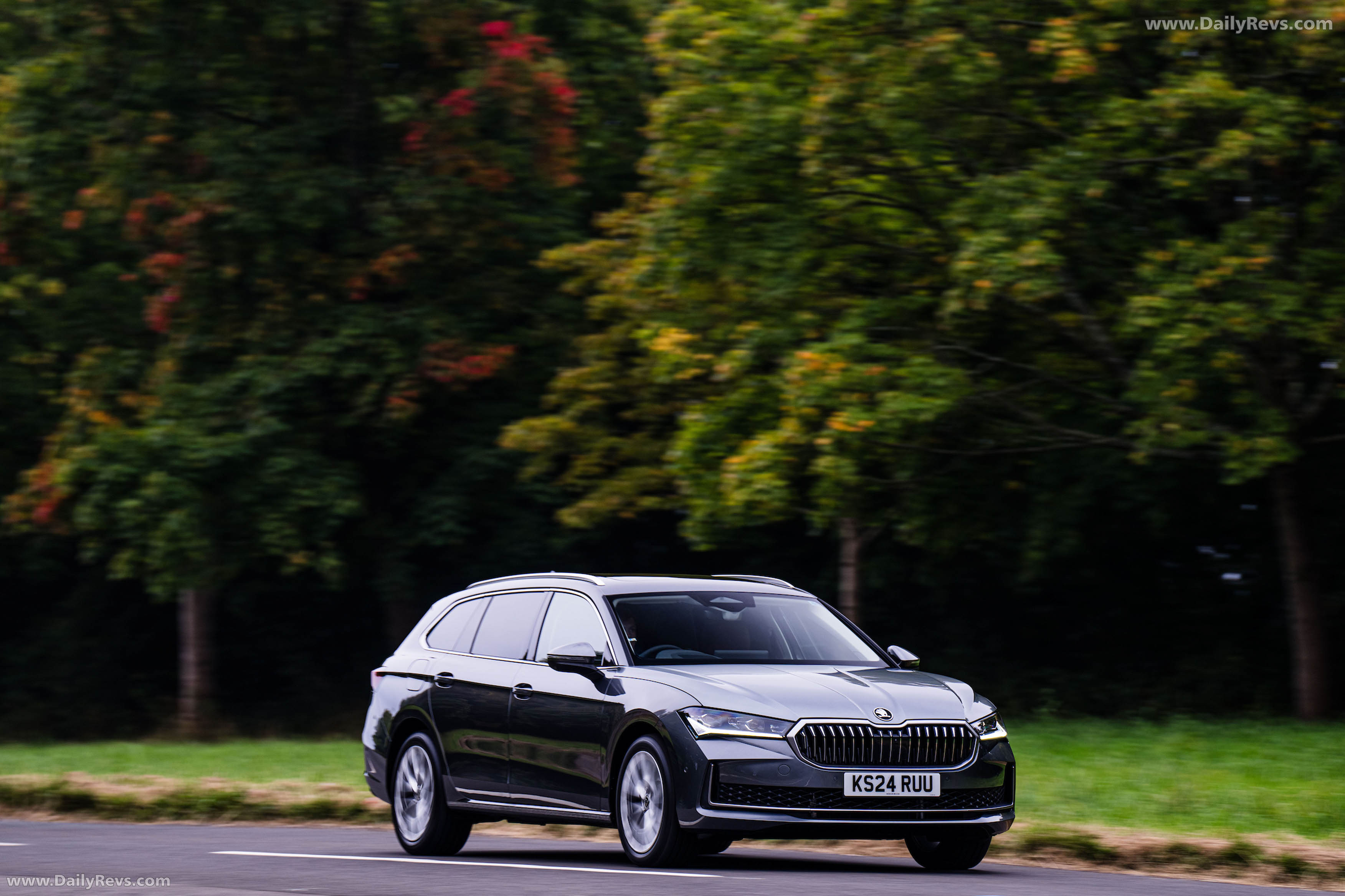 2024 Skoda Superb Combi iV Mk4 UK Version Front View