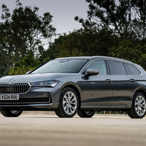 2024 Skoda Superb Combi iV Mk4 UK Version Front View