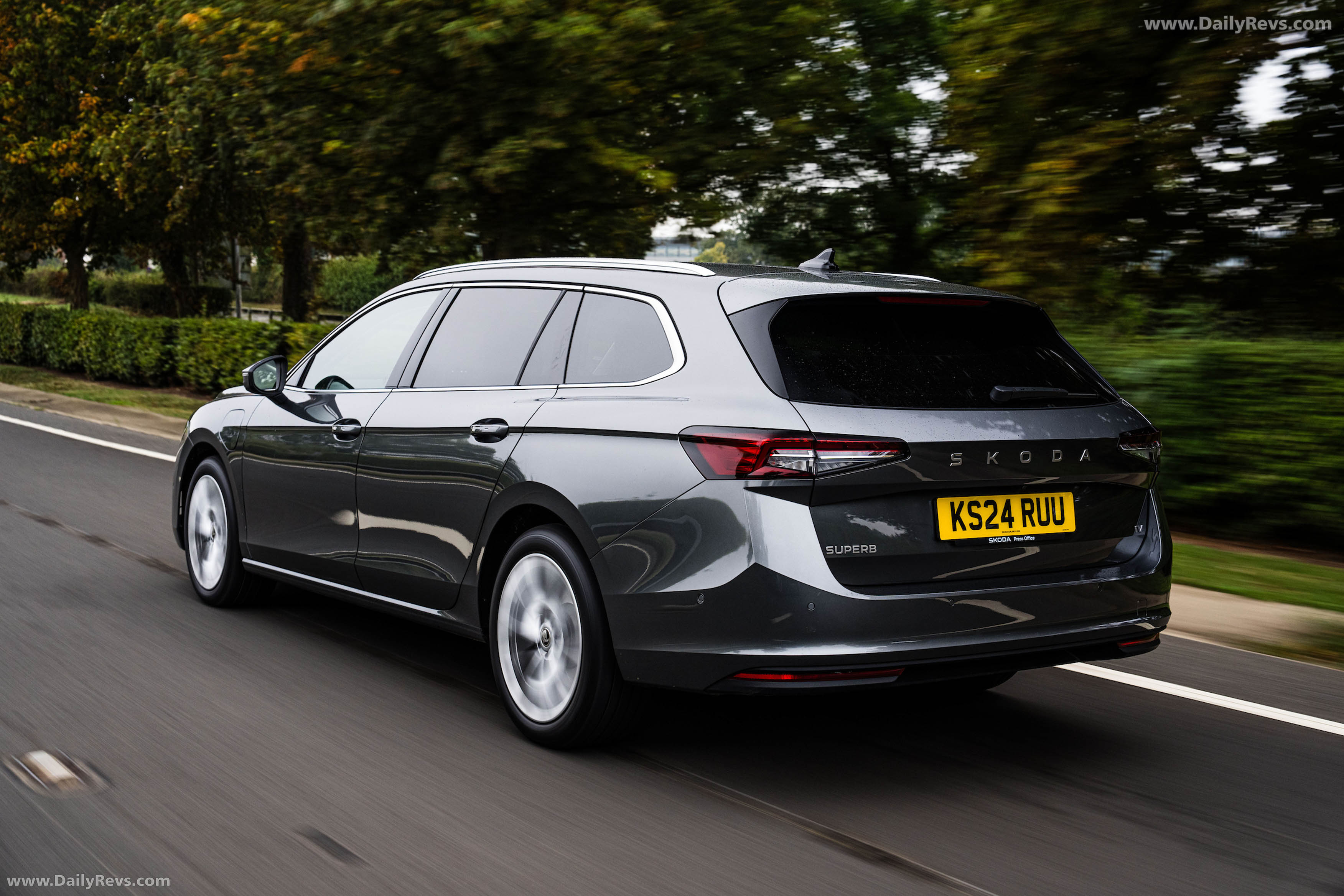 2024 Skoda Superb Combi iV Mk4 UK Version Rear View