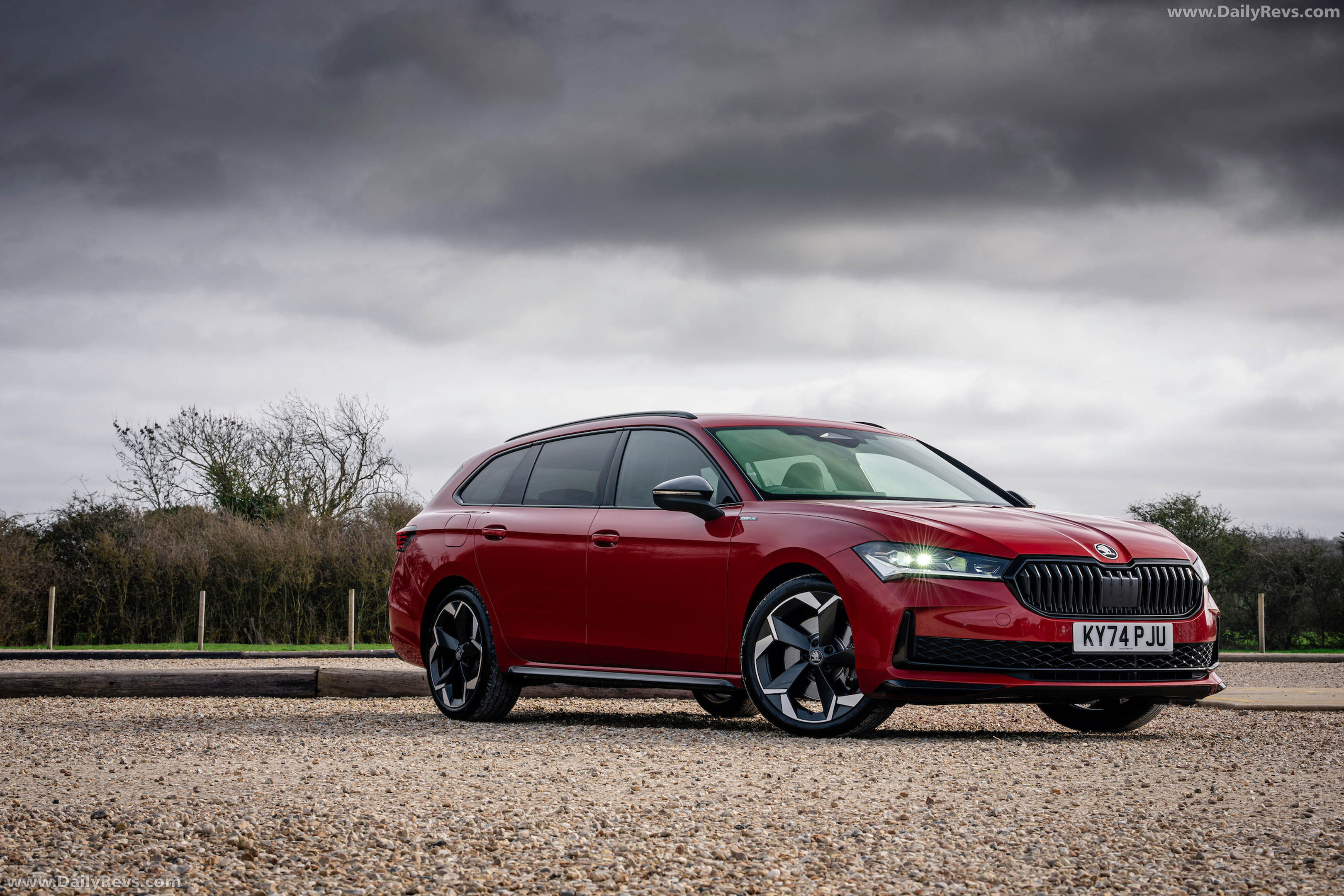 2026 Skoda Superb Combi Sportline Mk4 UK Version Front View