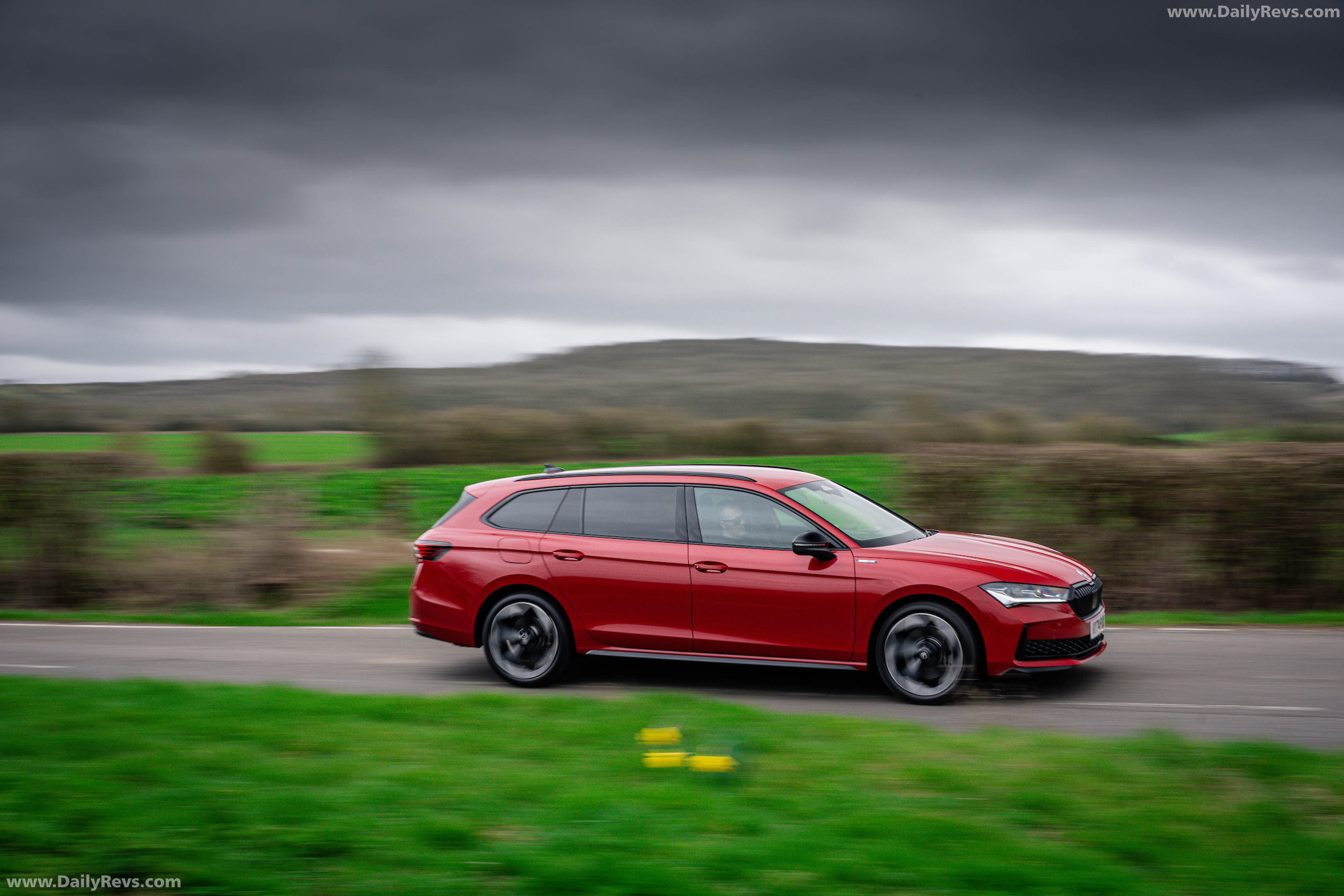 2026 Skoda Superb Combi Sportline Mk4 UK Version Side View