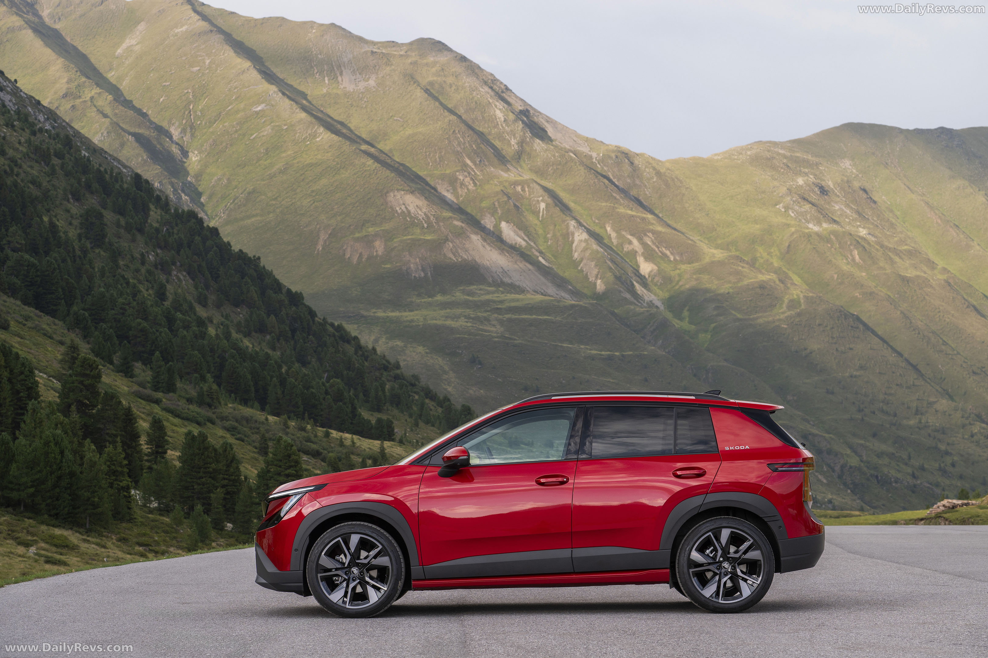 2027 Skoda Epiq Sportline Side View