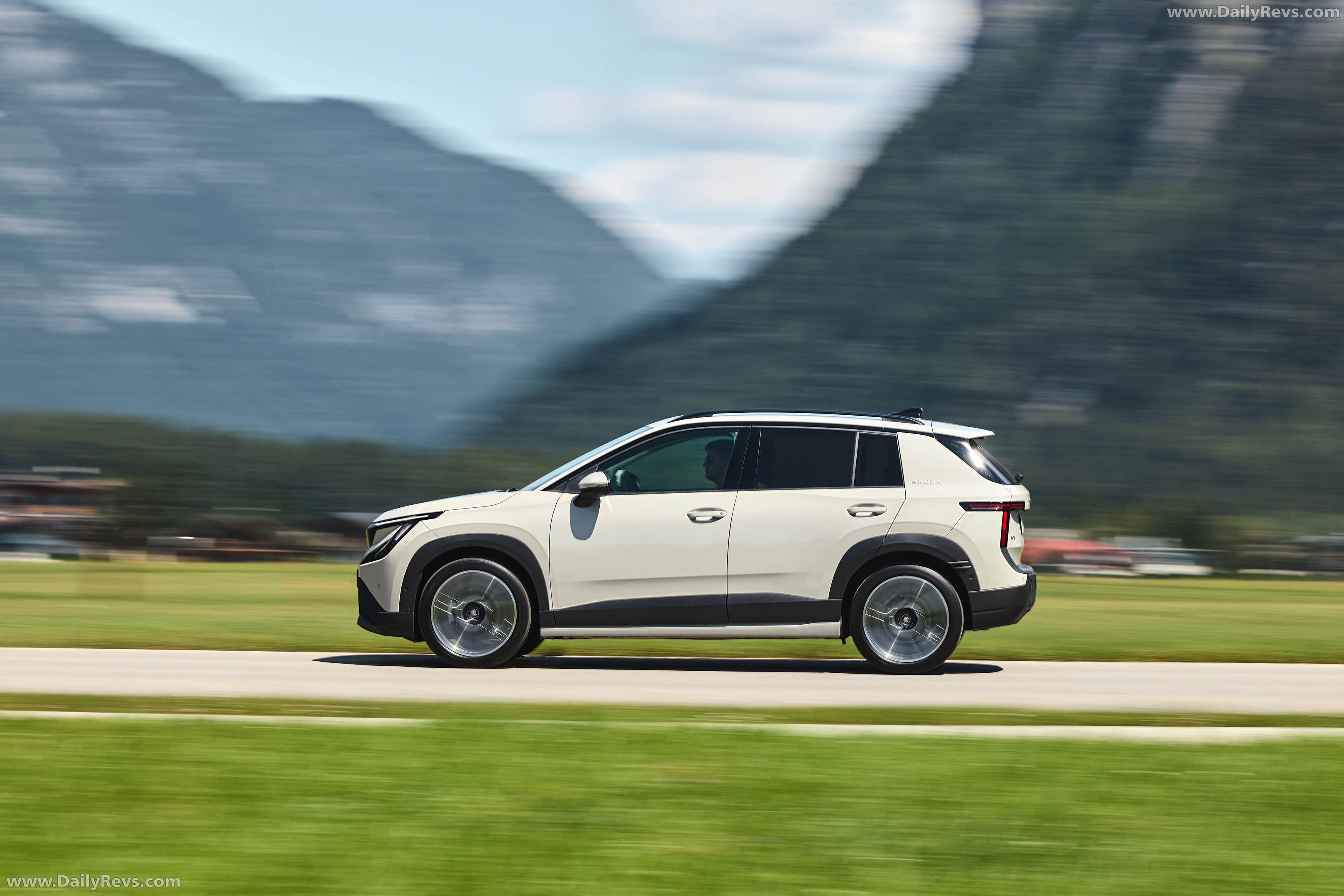 2027 Skoda Epiq 55 Side View