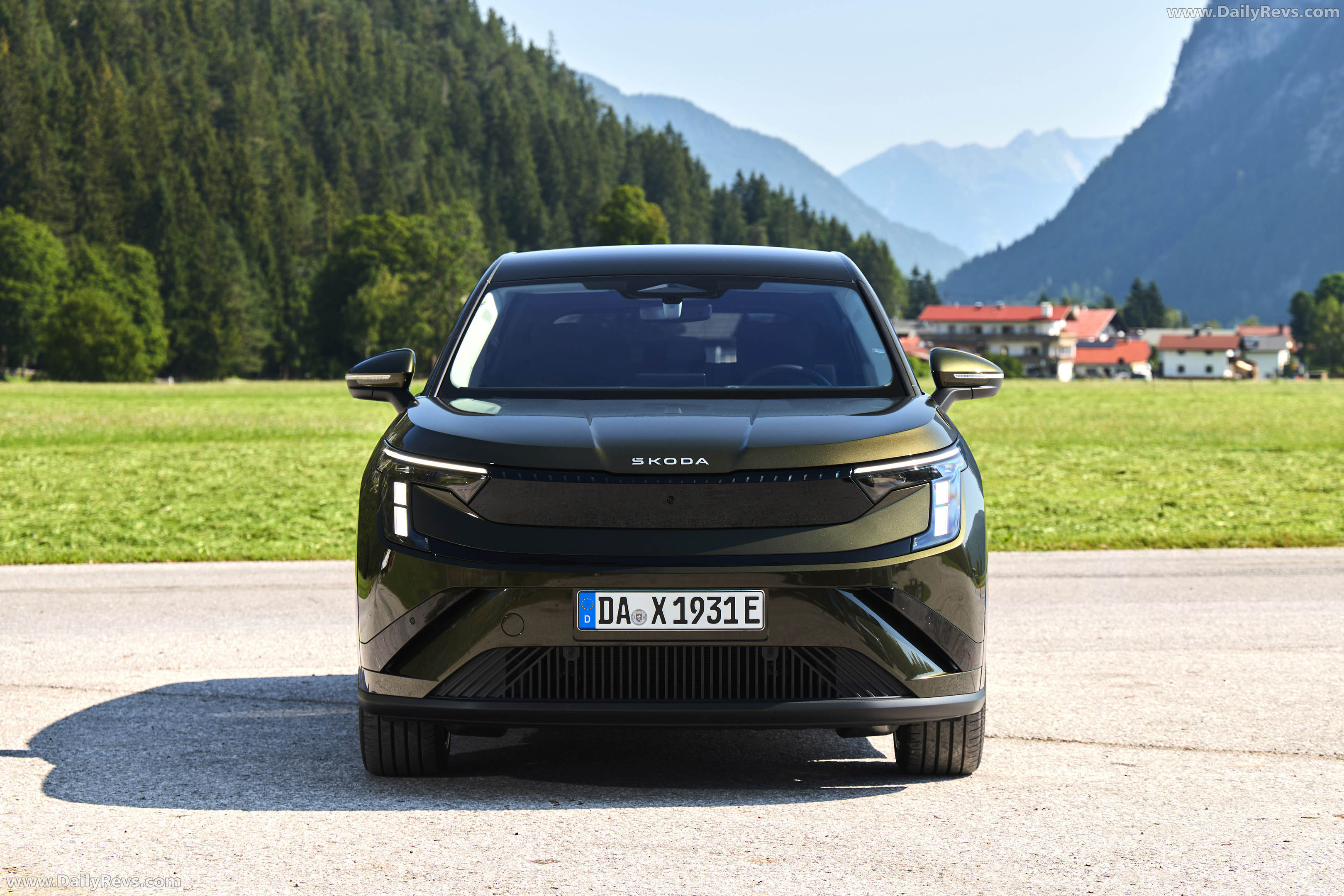 2027 Skoda Peaq Olibo Green Front View