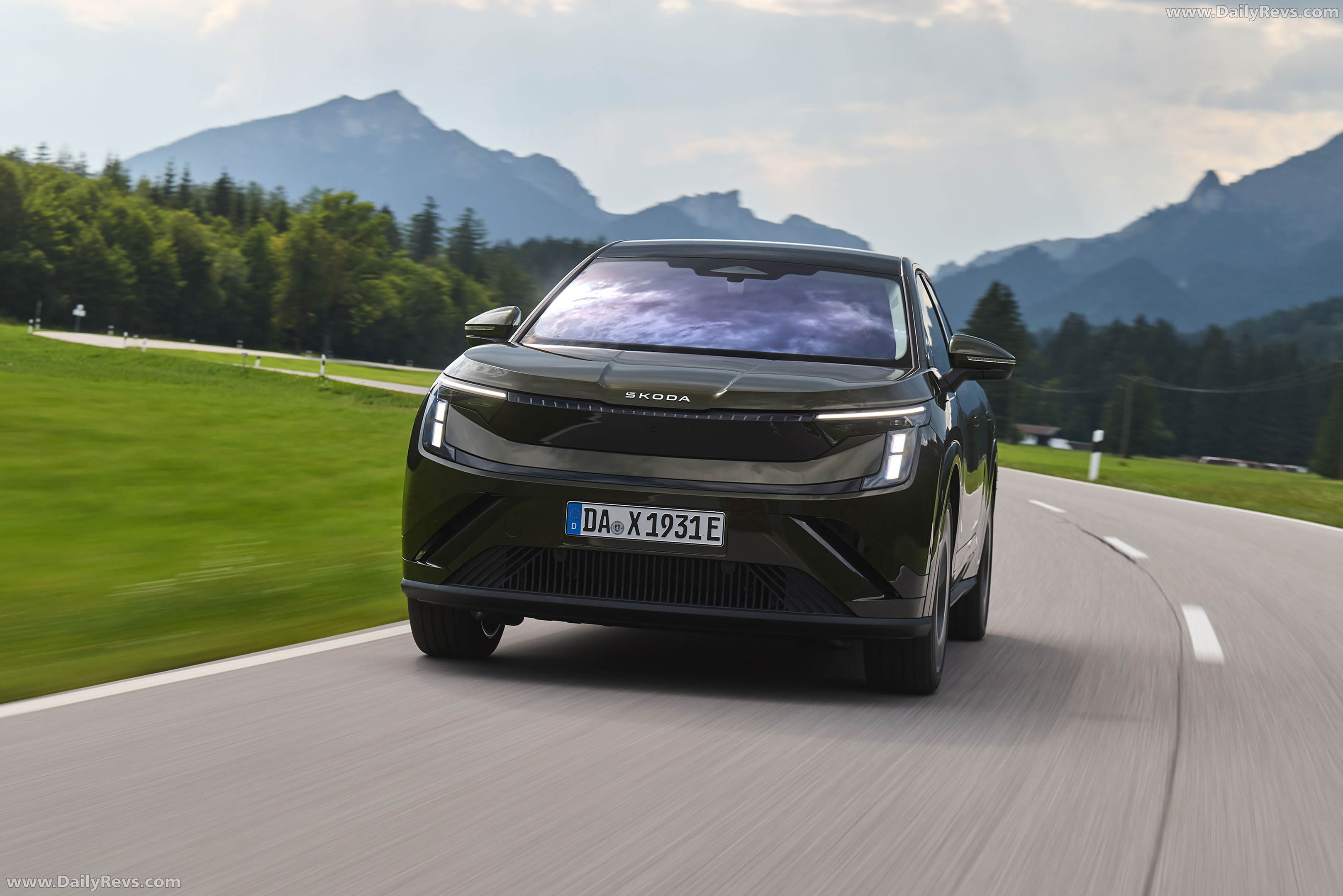 2027 Skoda Peaq Olibo Green Front View