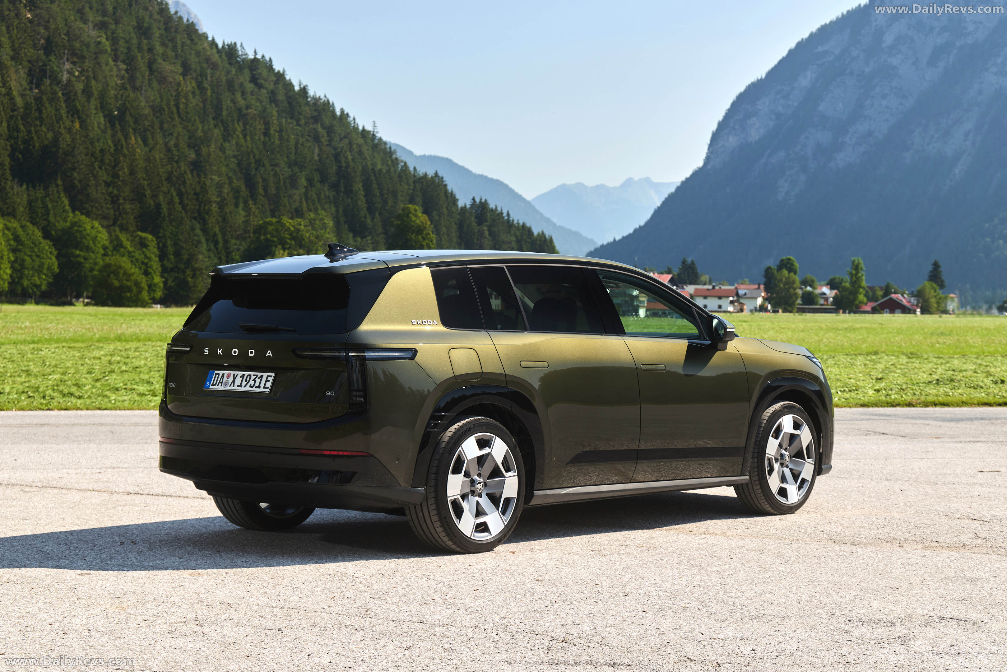 2027 Skoda Peaq Olibo Green Rear View
