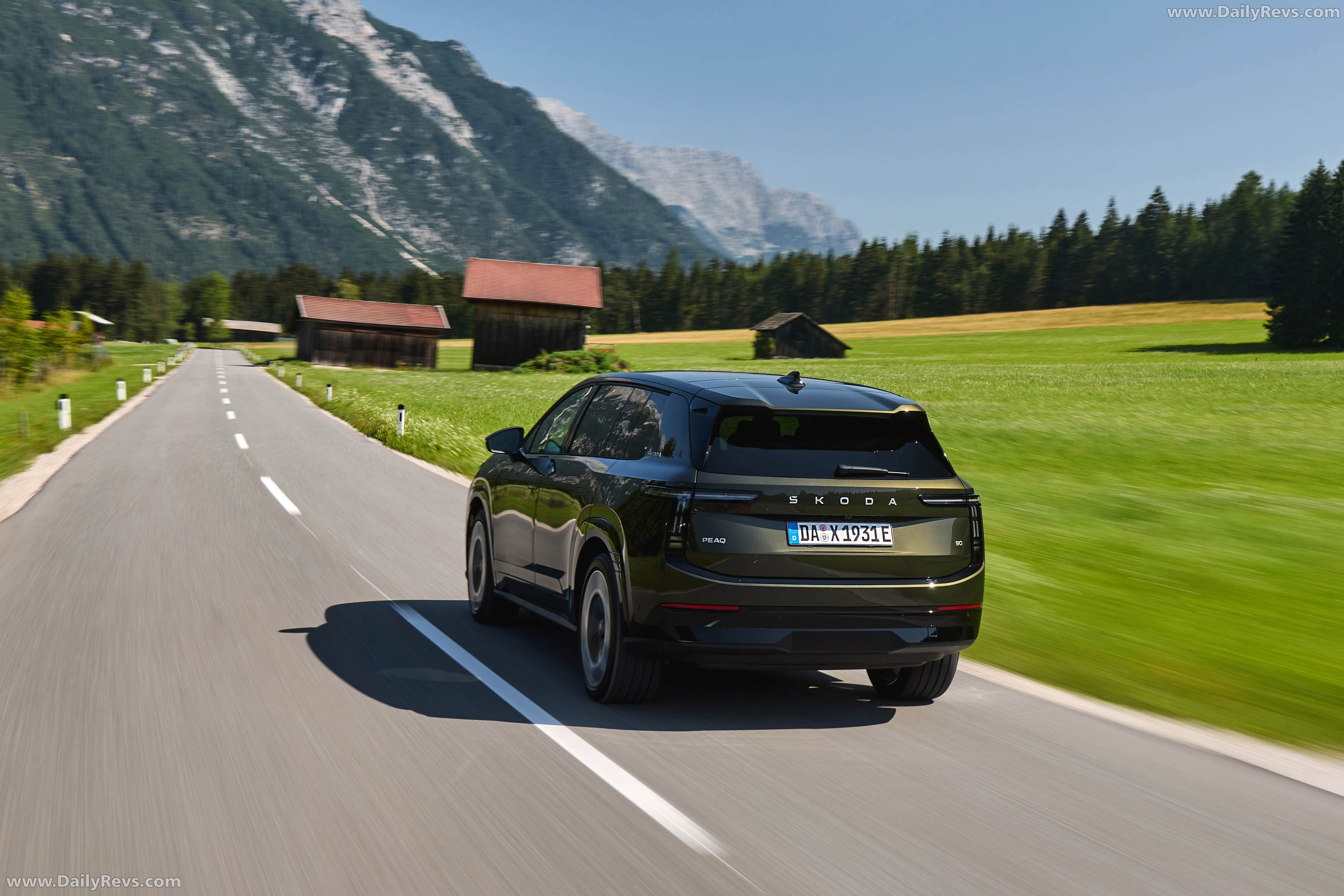 2027 Skoda Peaq Olibo Green Rear View