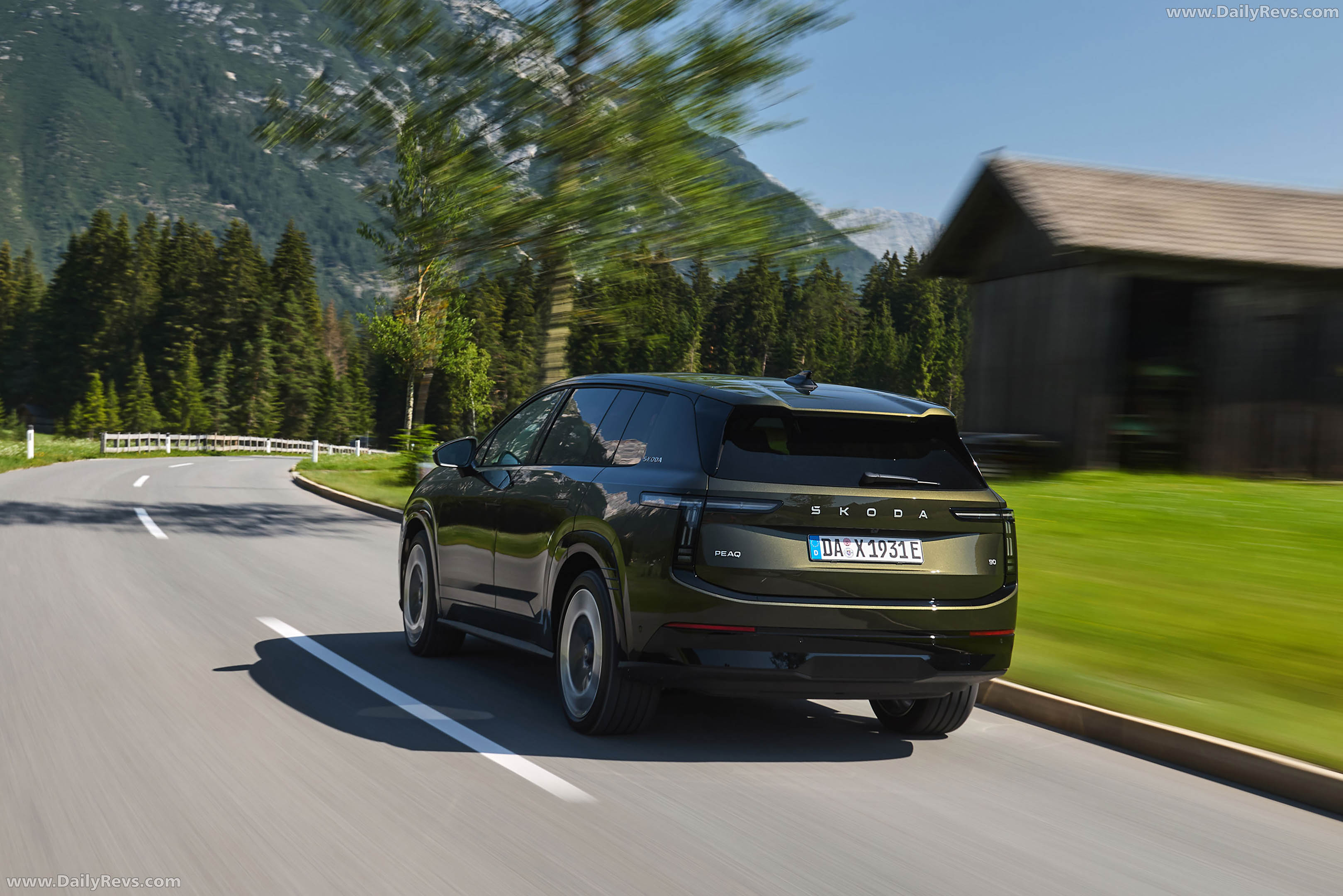 2027 Skoda Peaq Olibo Green Rear View