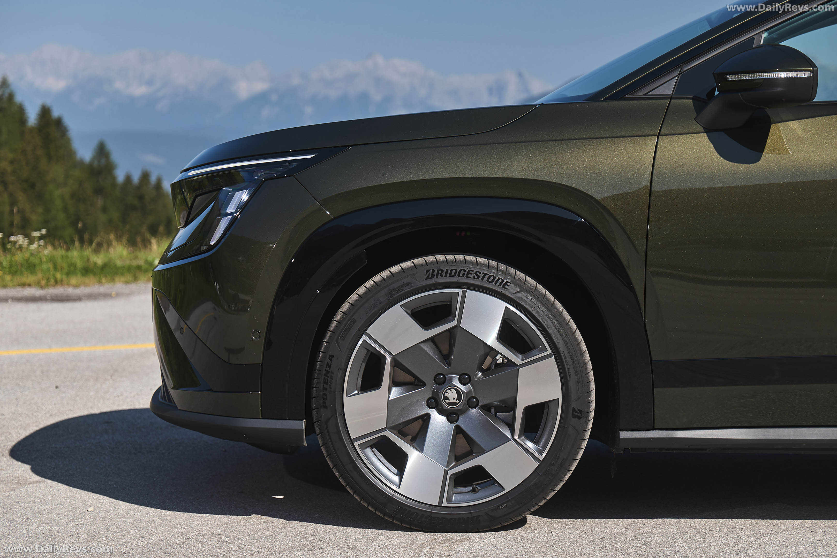 2027 Skoda Peaq Olibo Green Exterior