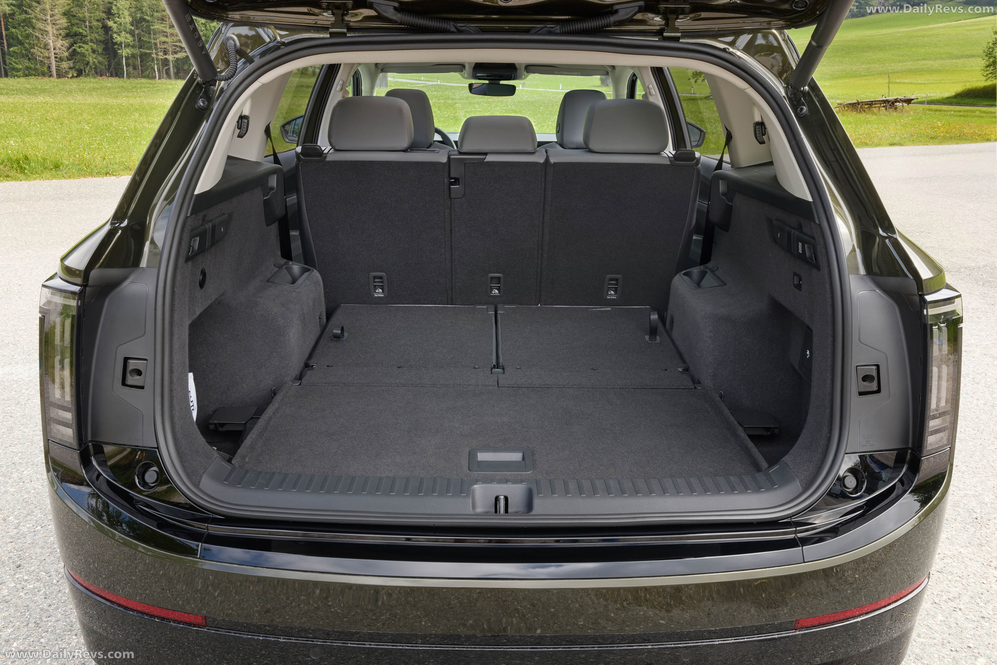 2027 Skoda Peaq Olibo Green Interior