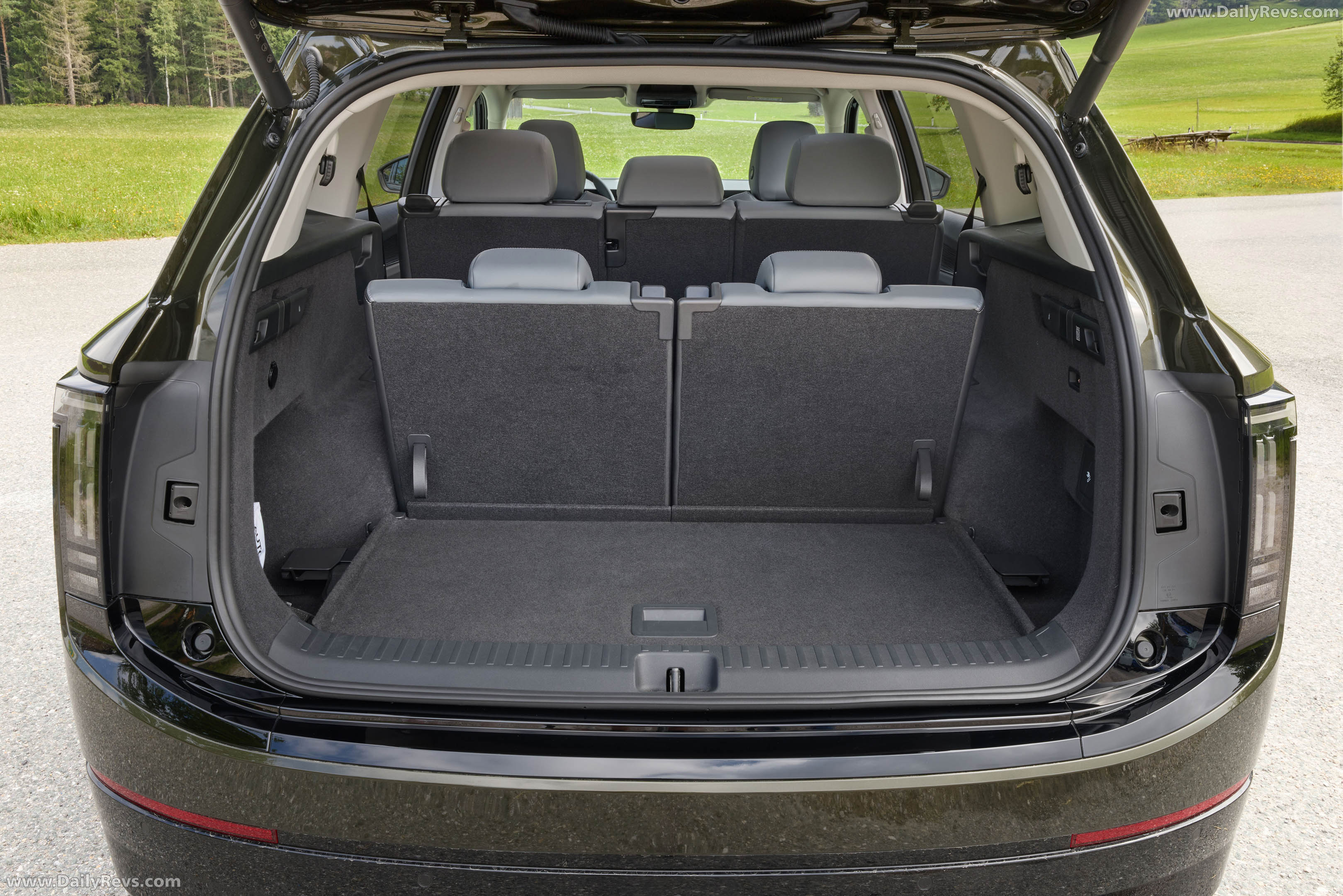 2027 Skoda Peaq Olibo Green Interior