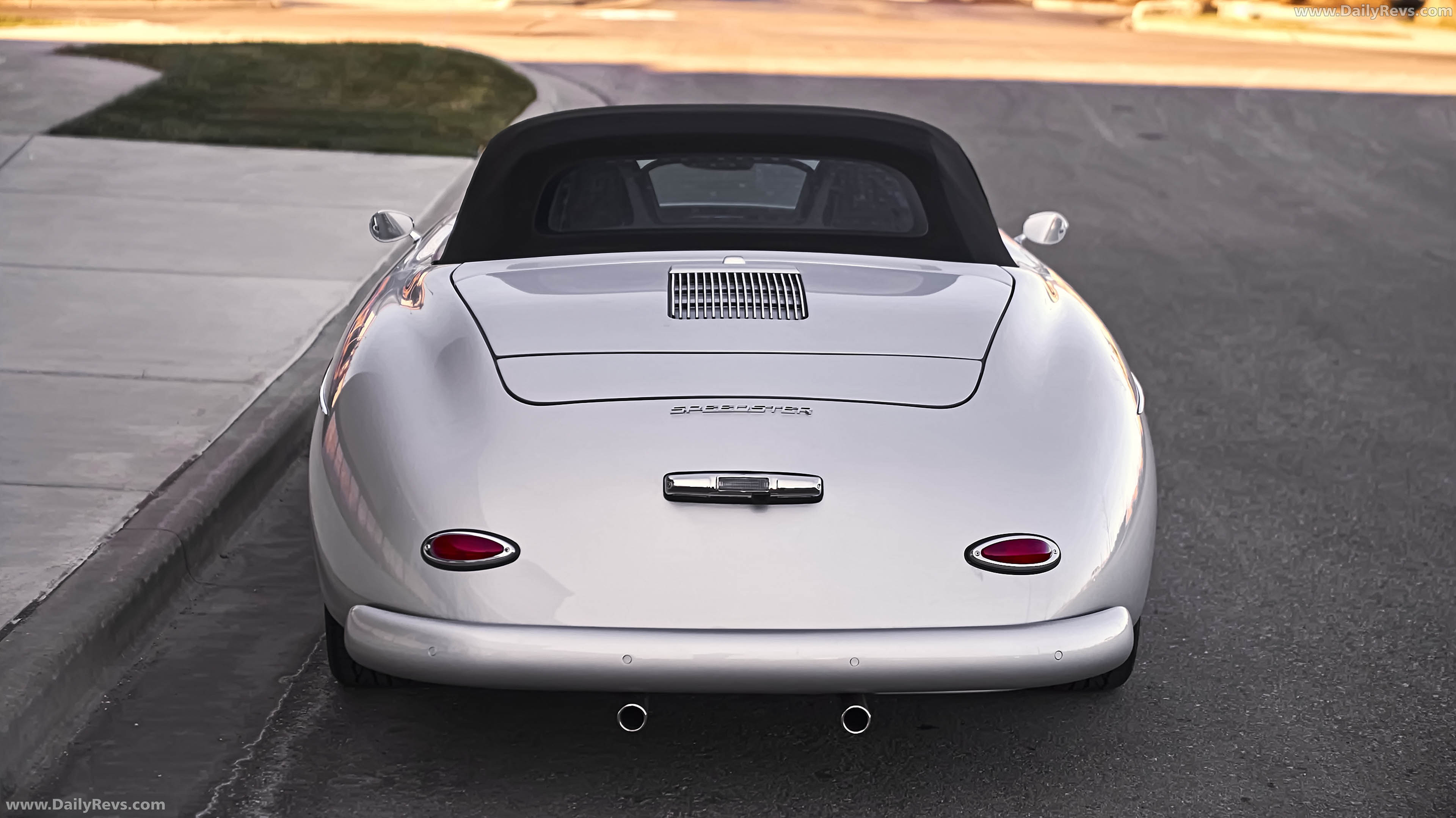 2026 Starke Speedster Gen 2 Silver Rear View