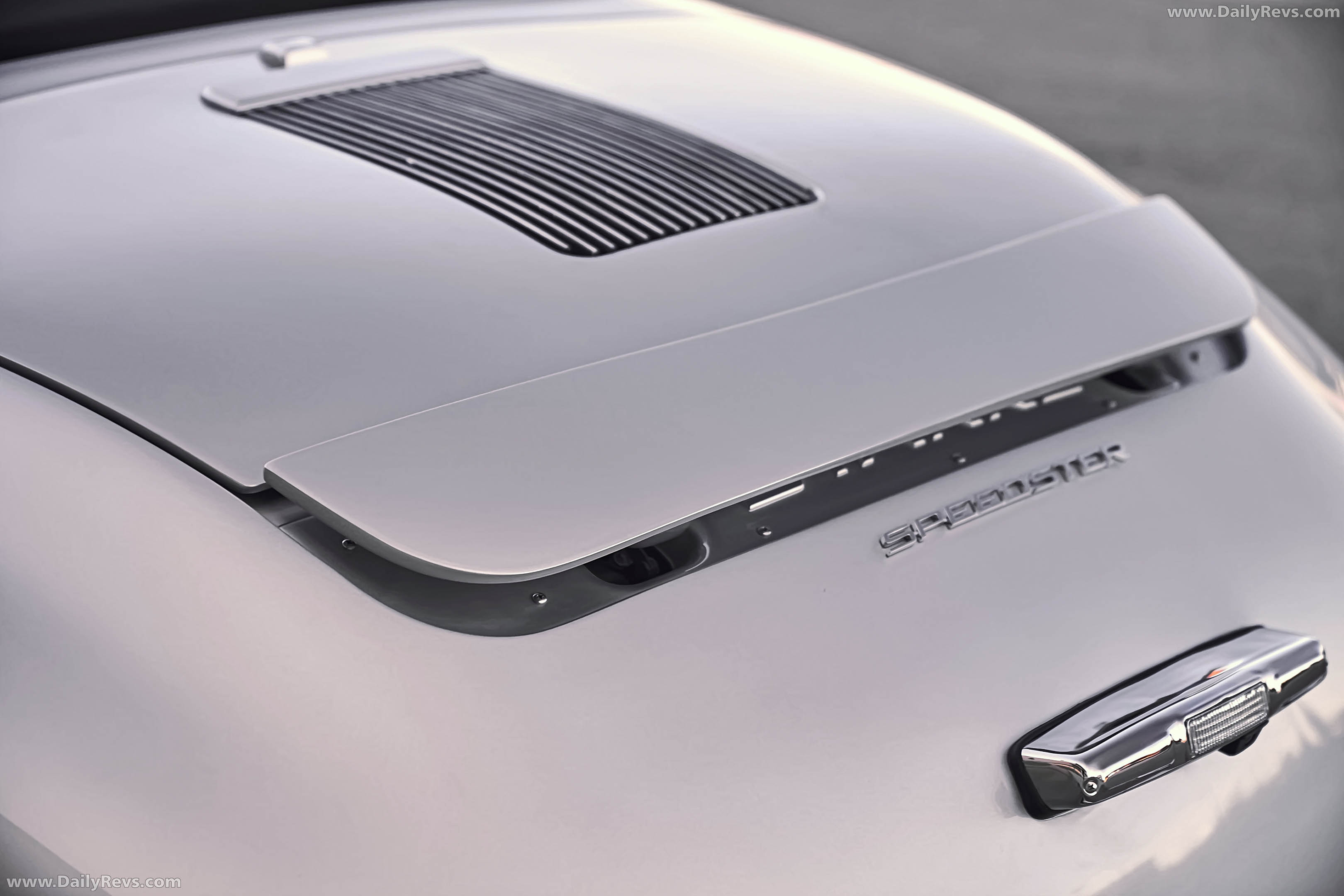 2026 Starke Speedster Gen 2 Silver Exterior