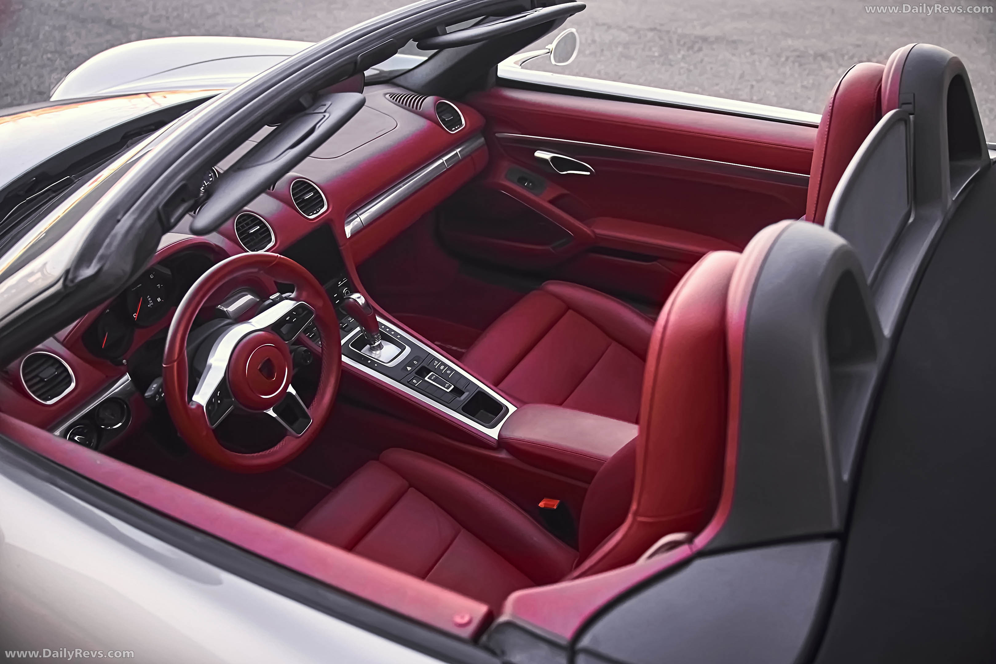 2026 Starke Speedster Gen 2 Silver Interior