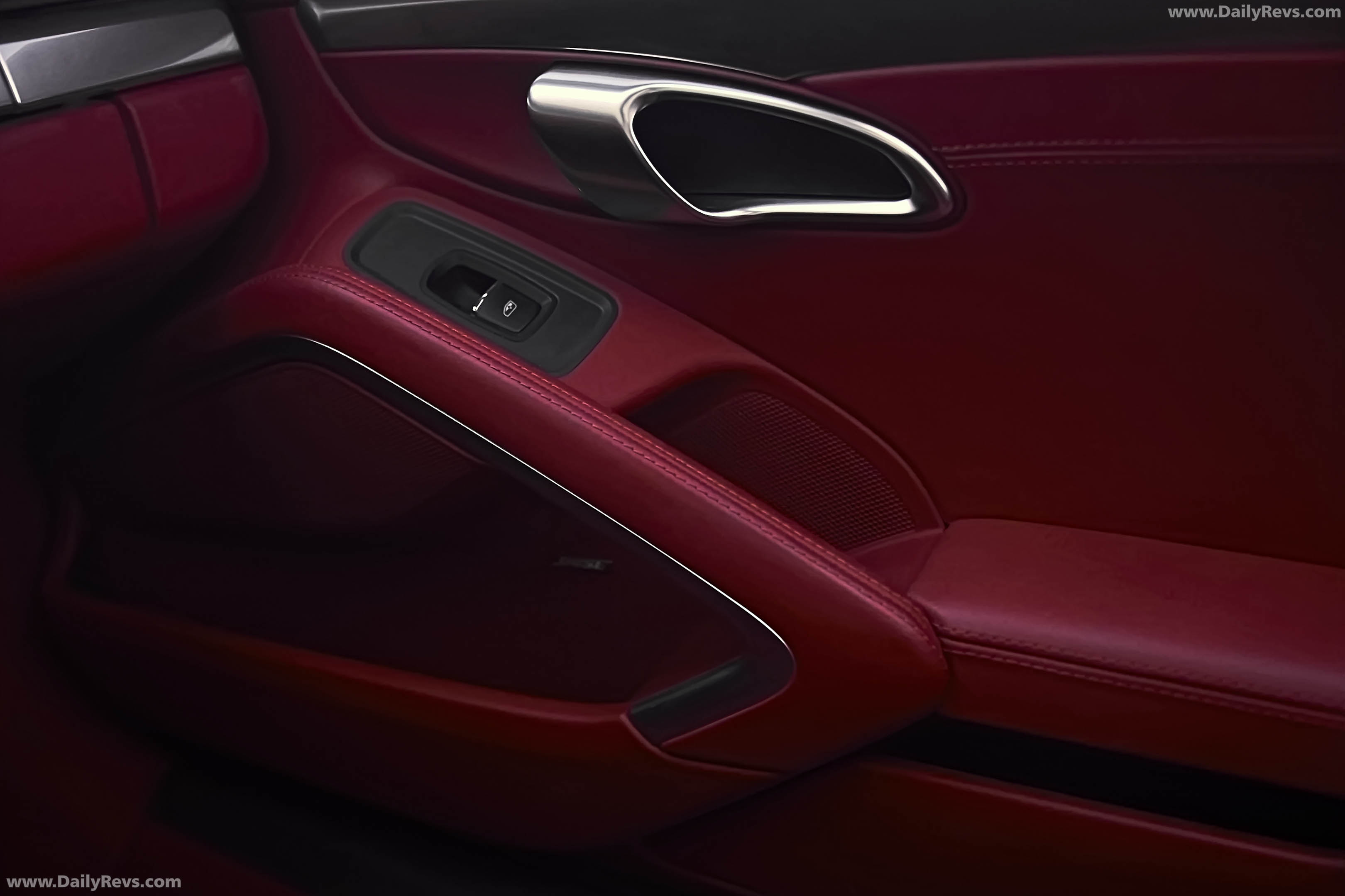 2026 Starke Speedster Gen 2 Silver Interior